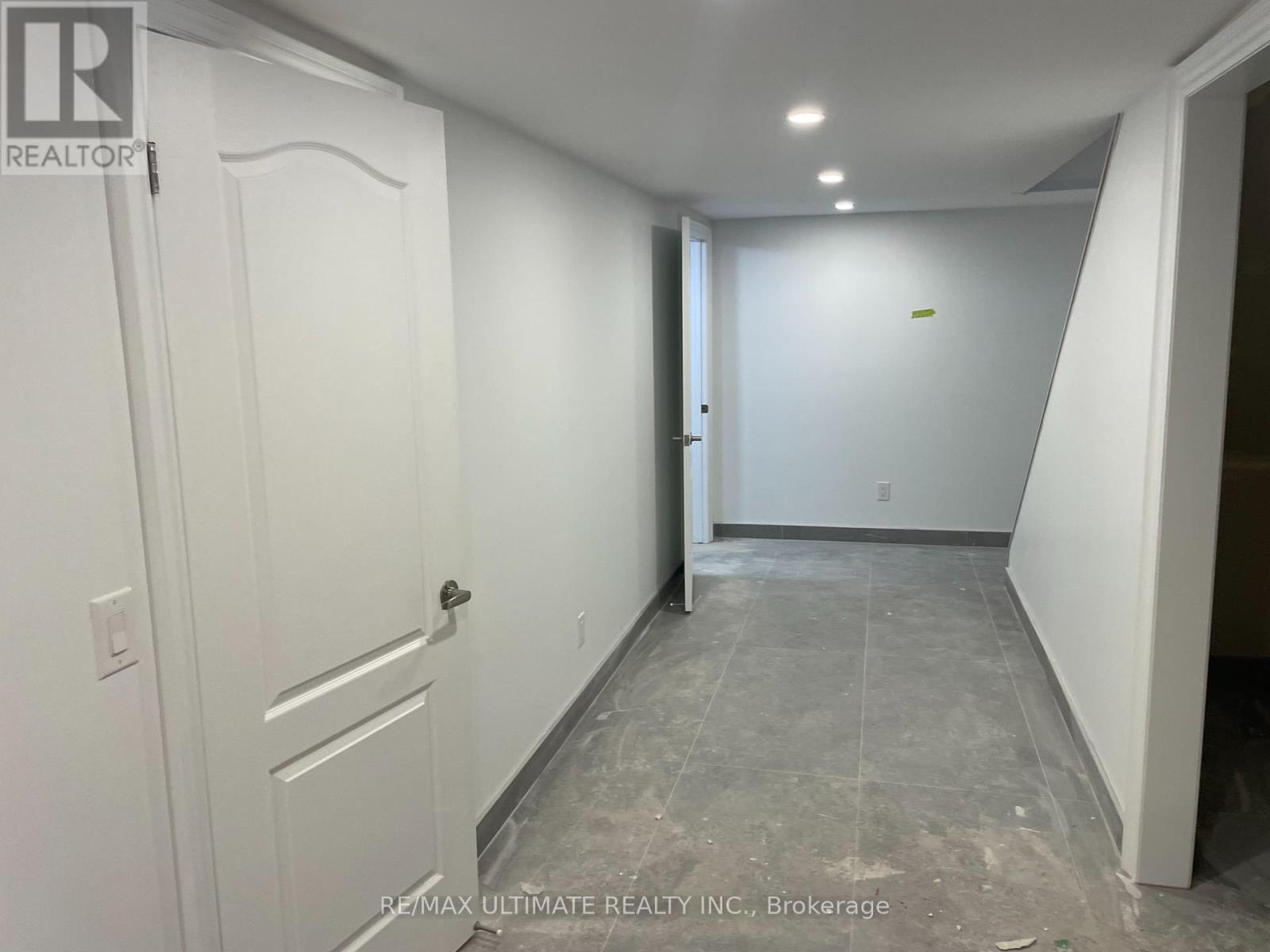 STORE – 140 ROGERS RD