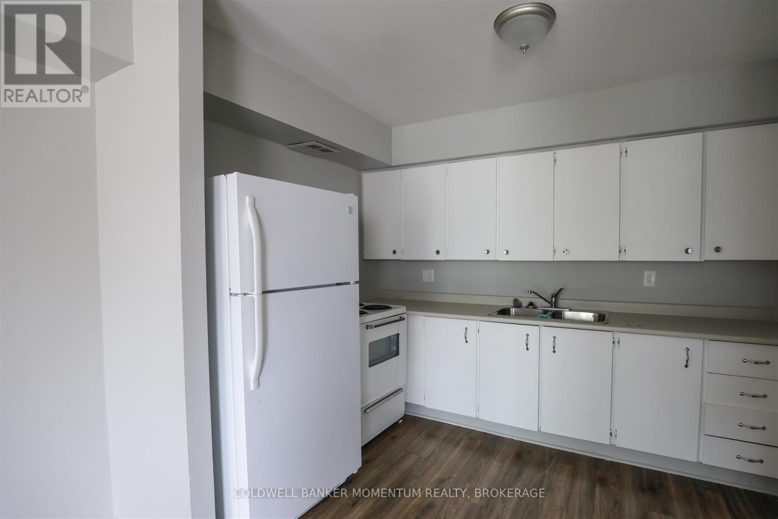 3352 LAKE SHORE BOULEVARD W