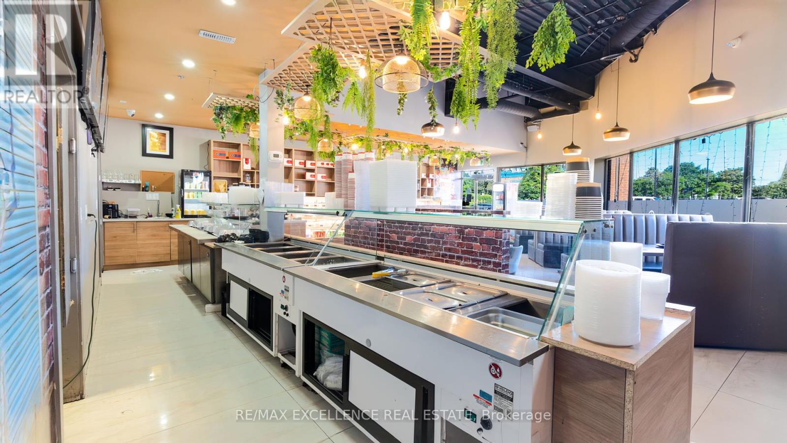 12 – 4665 CENTRAL PARKWAY E