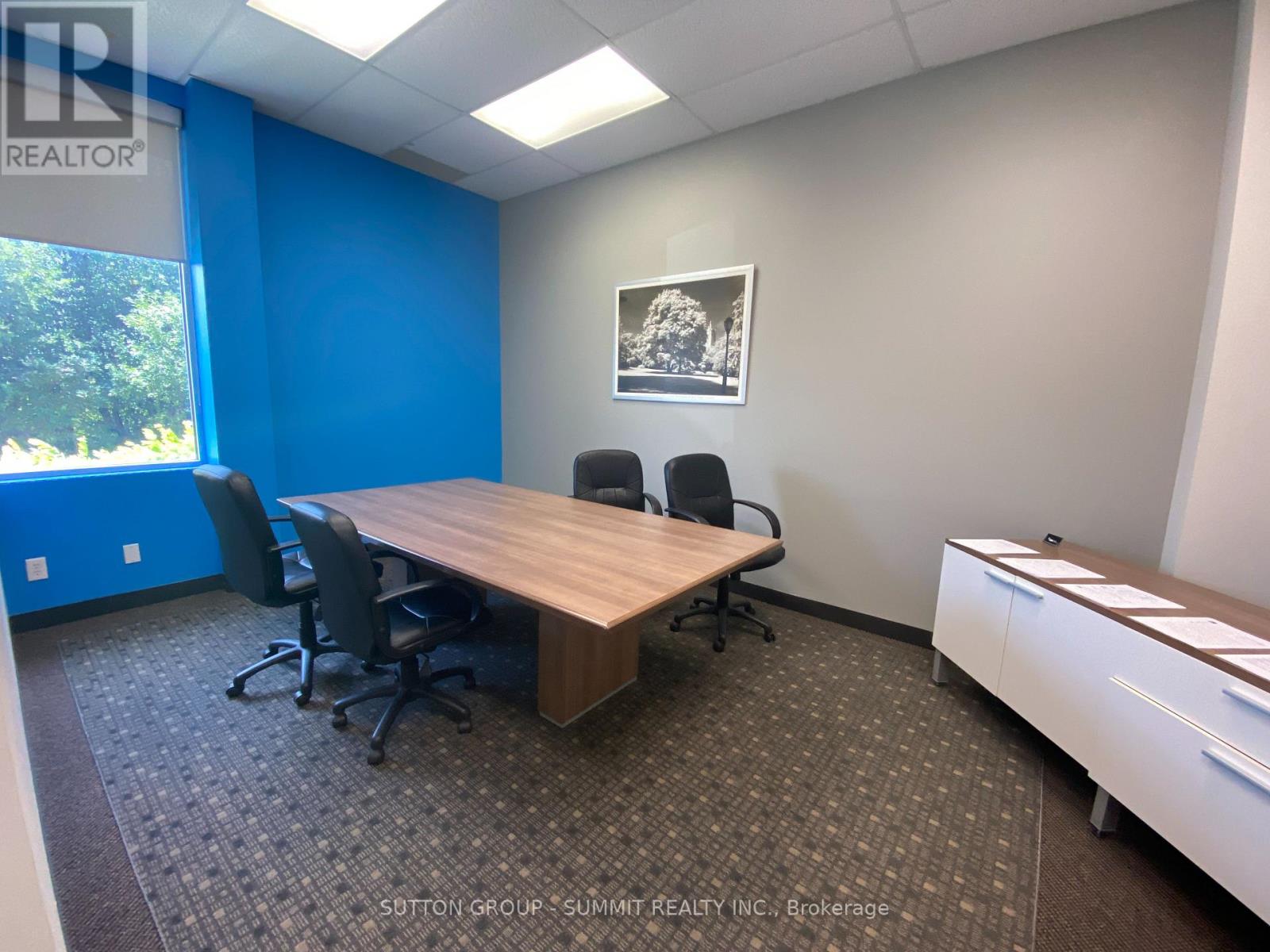 (SMALLER OFFICES) – 2865 BRISTOL CIRCLE