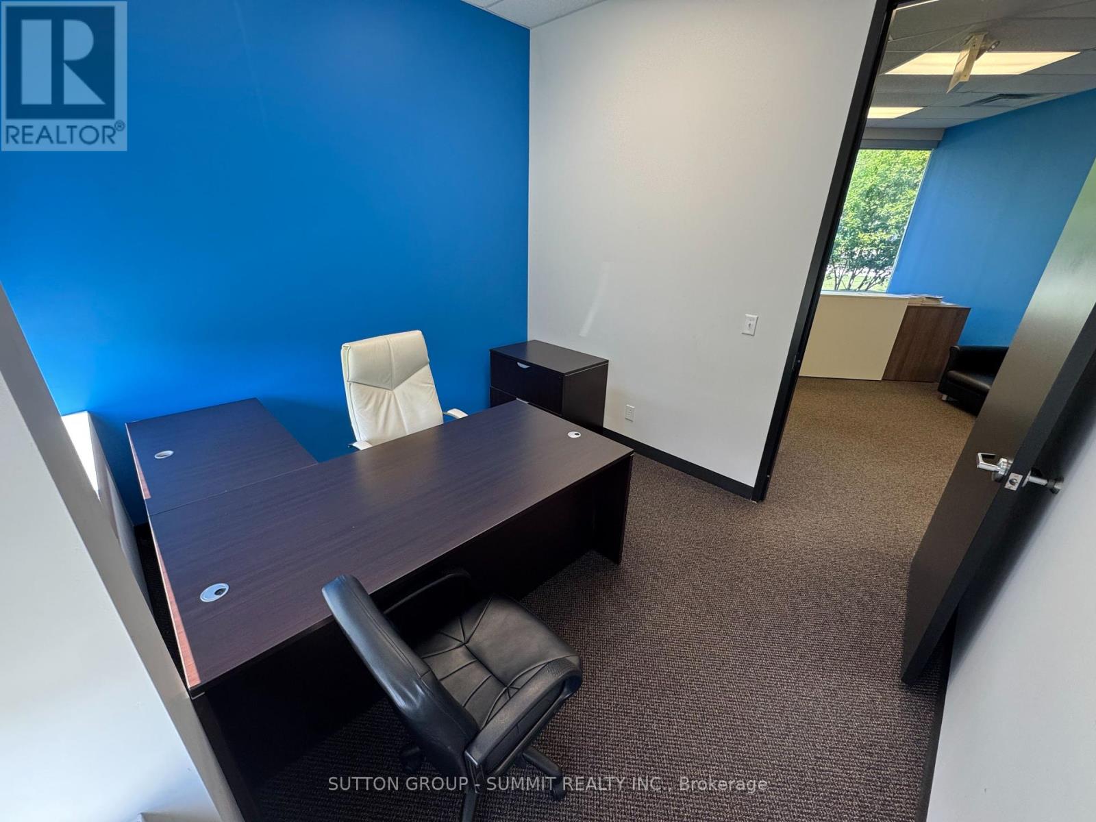 (SMALLER OFFICES) – 2865 BRISTOL CIRCLE