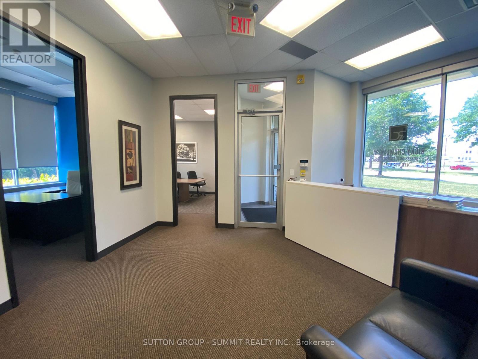 (SMALLER OFFICES) – 2865 BRISTOL CIRCLE