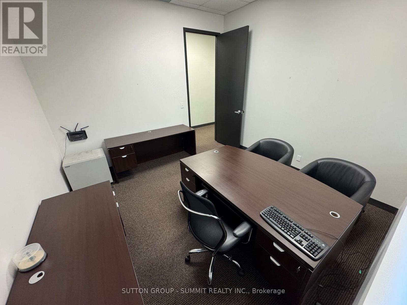 (SMALLER OFFICES) – 2865 BRISTOL CIRCLE