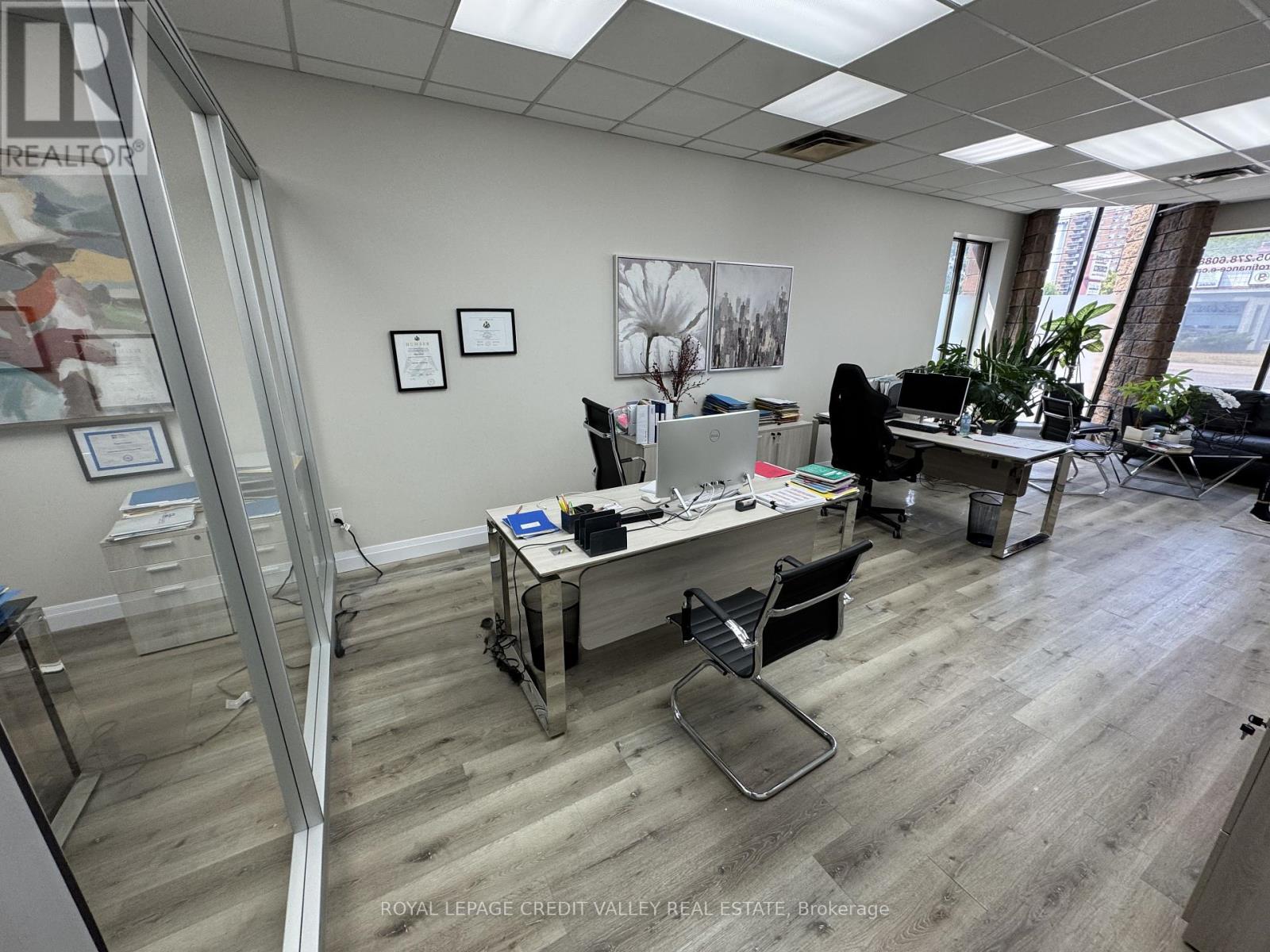 2 – 624 LAKESHORE ROAD E