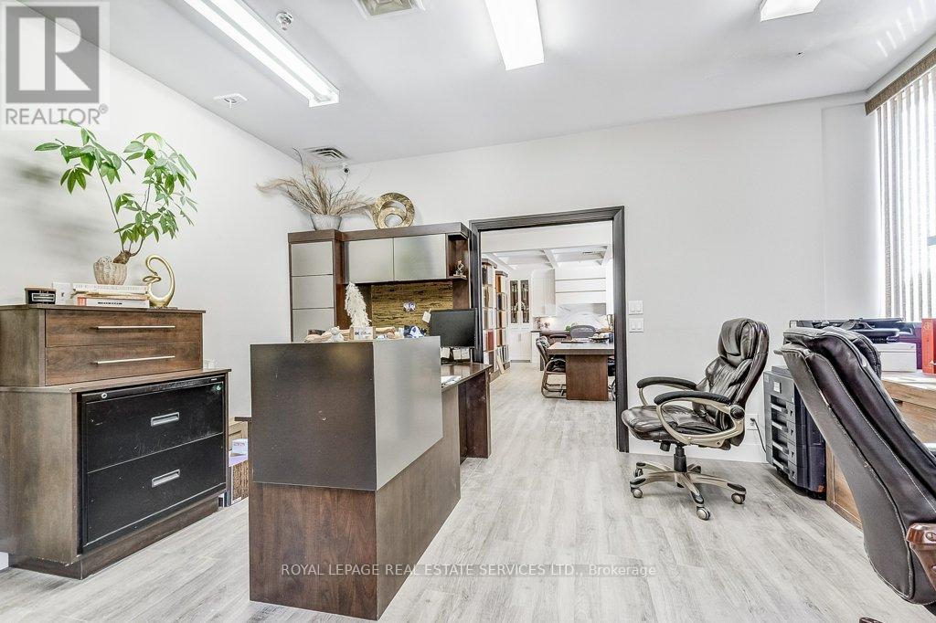 12 – 2576 DUNWIN DRIVE