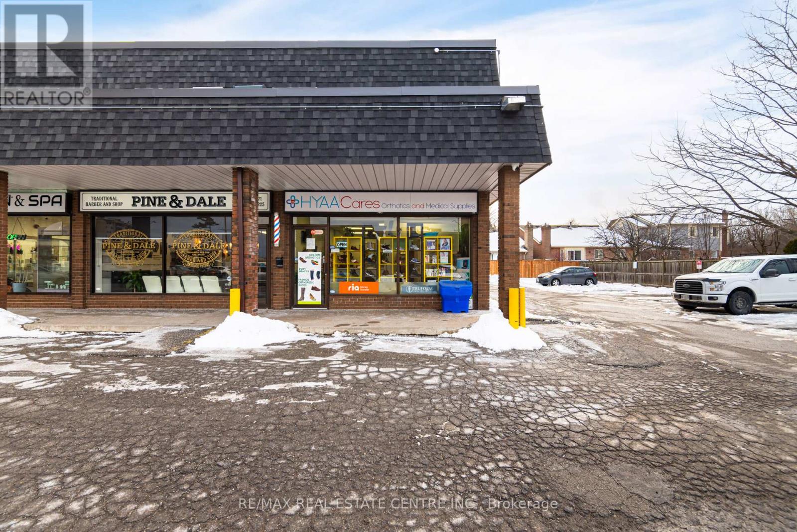 8 – 5291 LAKESHORE ROAD