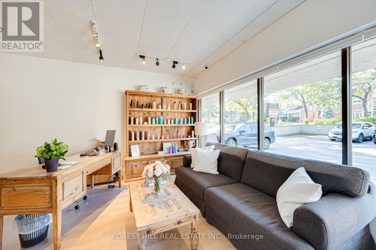 3 – 49 MISSISSAUGA ROAD N