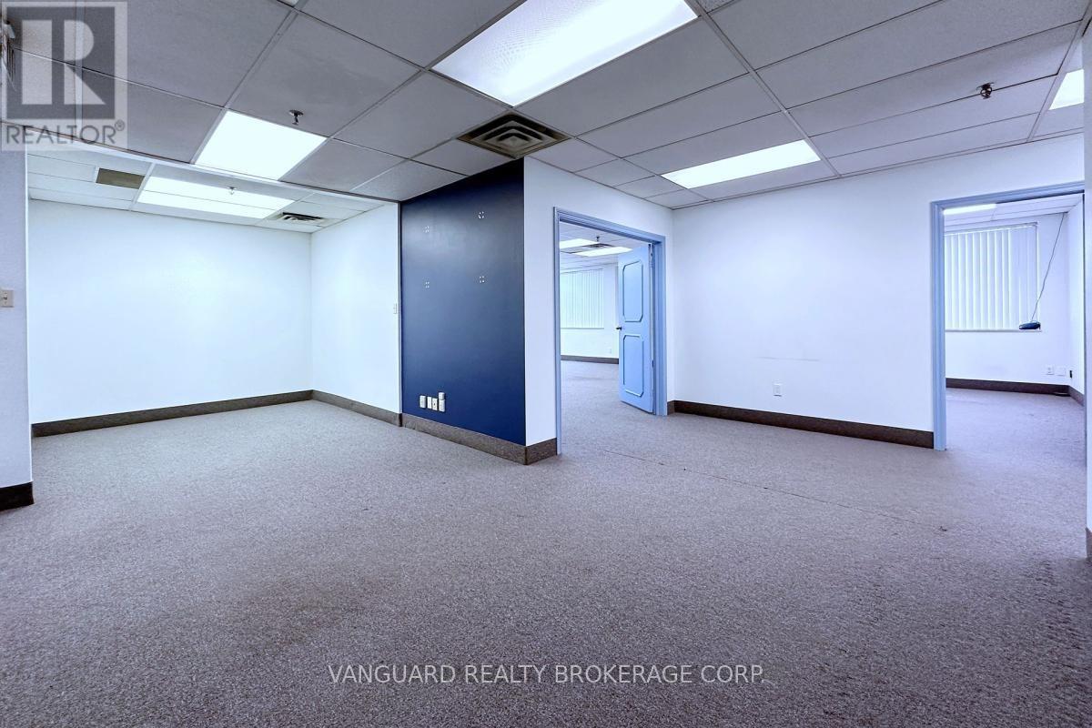 360 DEERHIDE CRESCENT