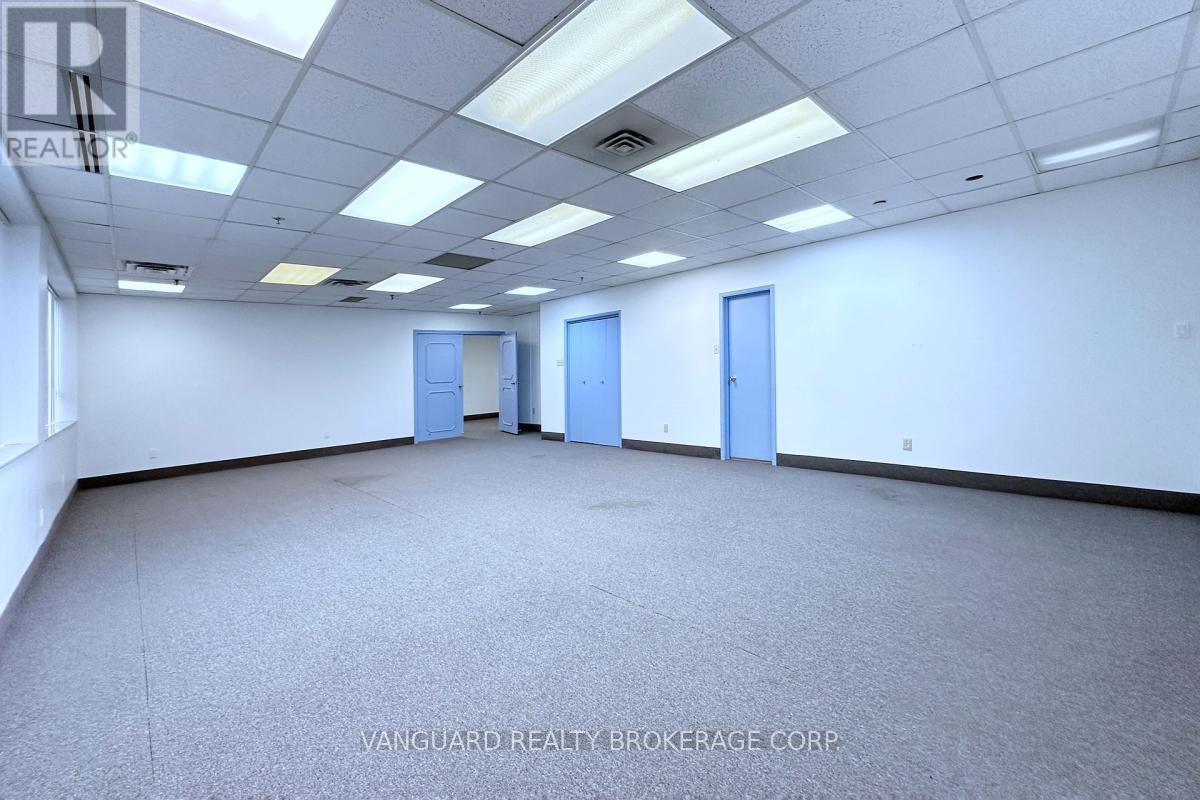 360 DEERHIDE CRESCENT