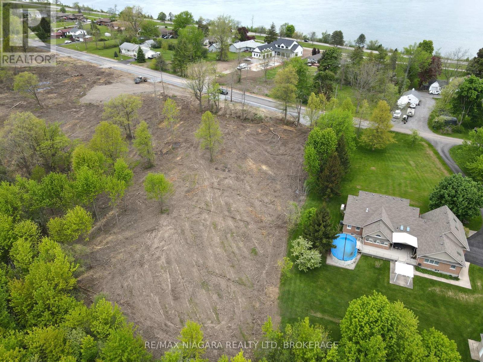 2121 HOUCK CRESCENT