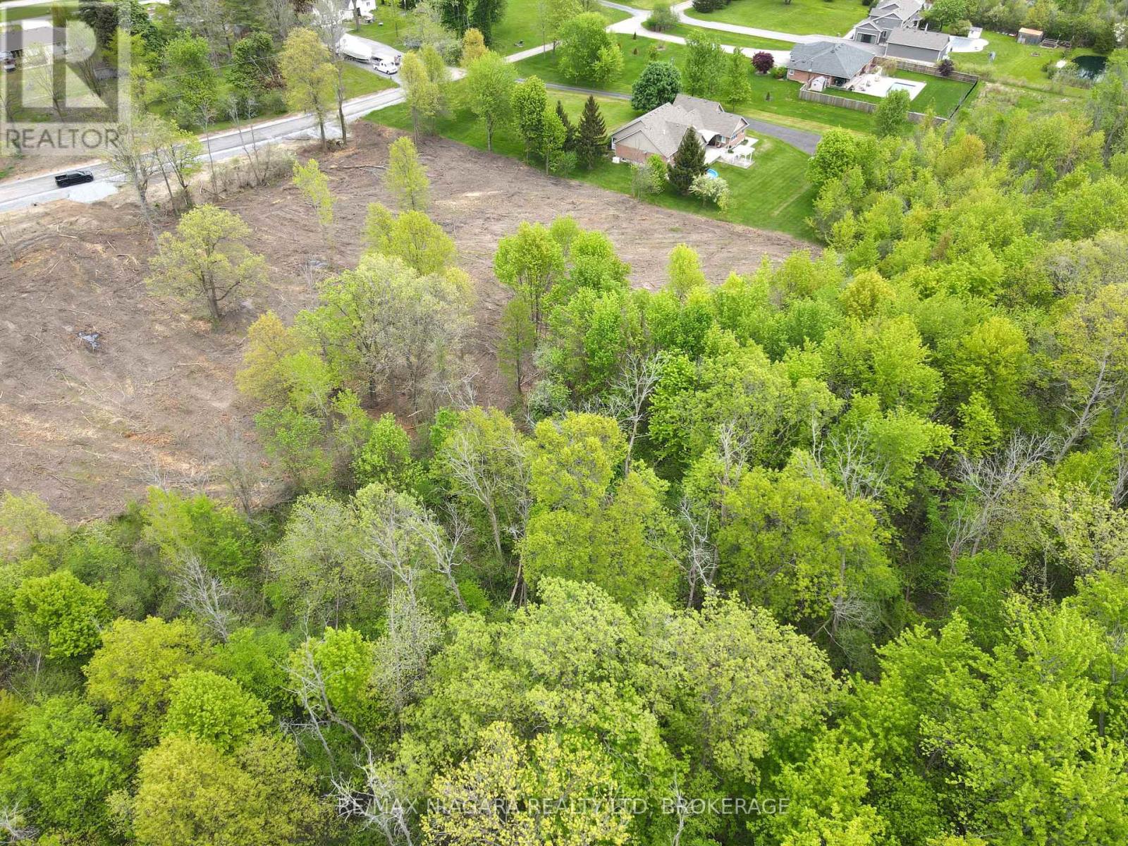 2121 HOUCK CRESCENT