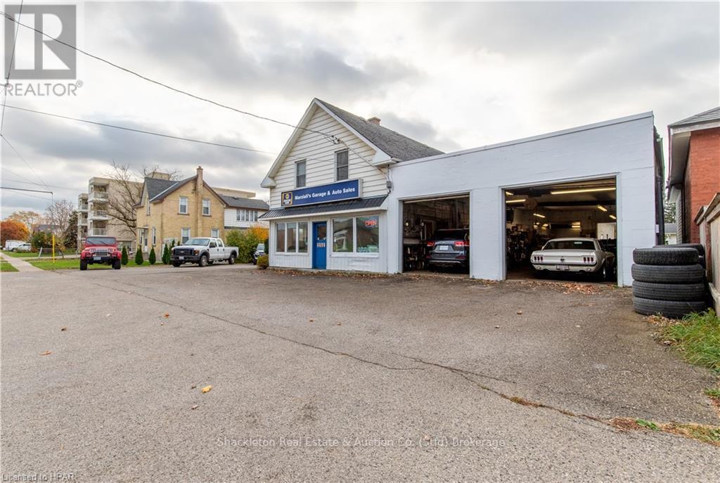 292 QUEEN STREET W