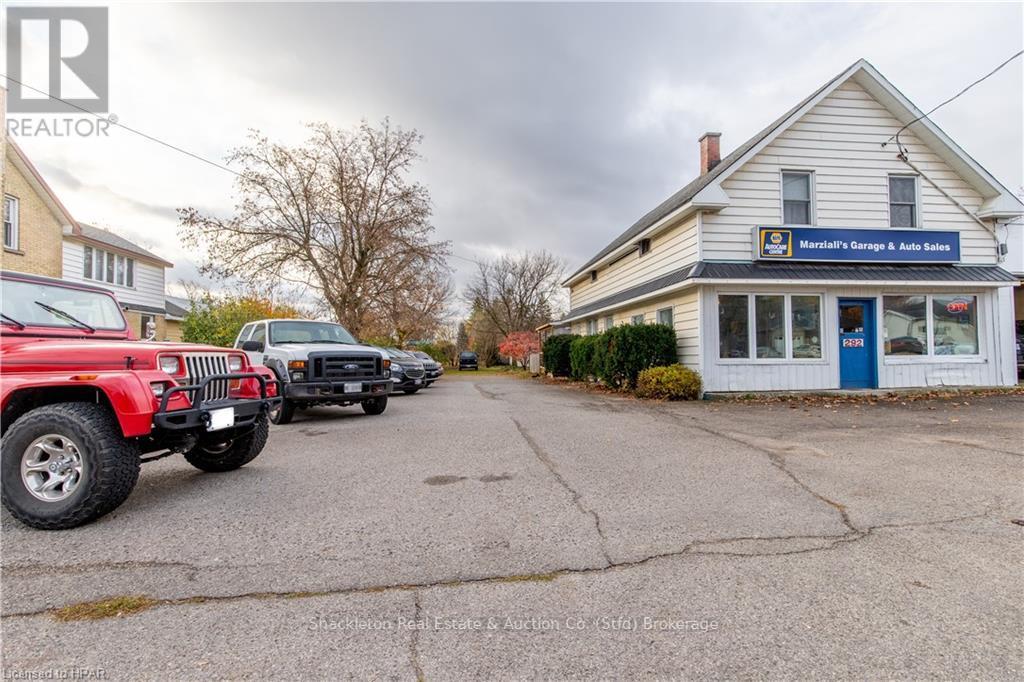 292 QUEEN STREET W