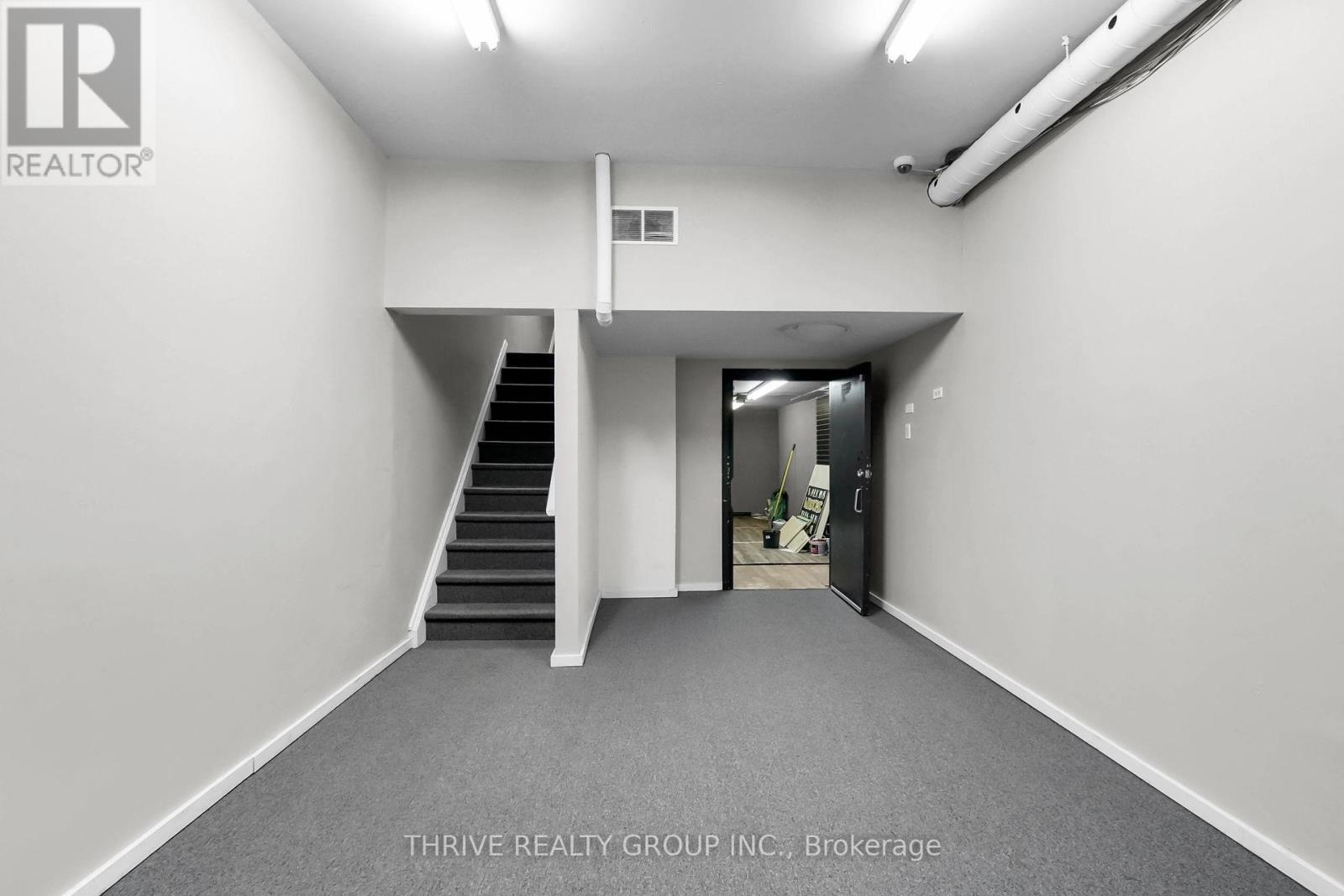 200 DUNDAS STREET