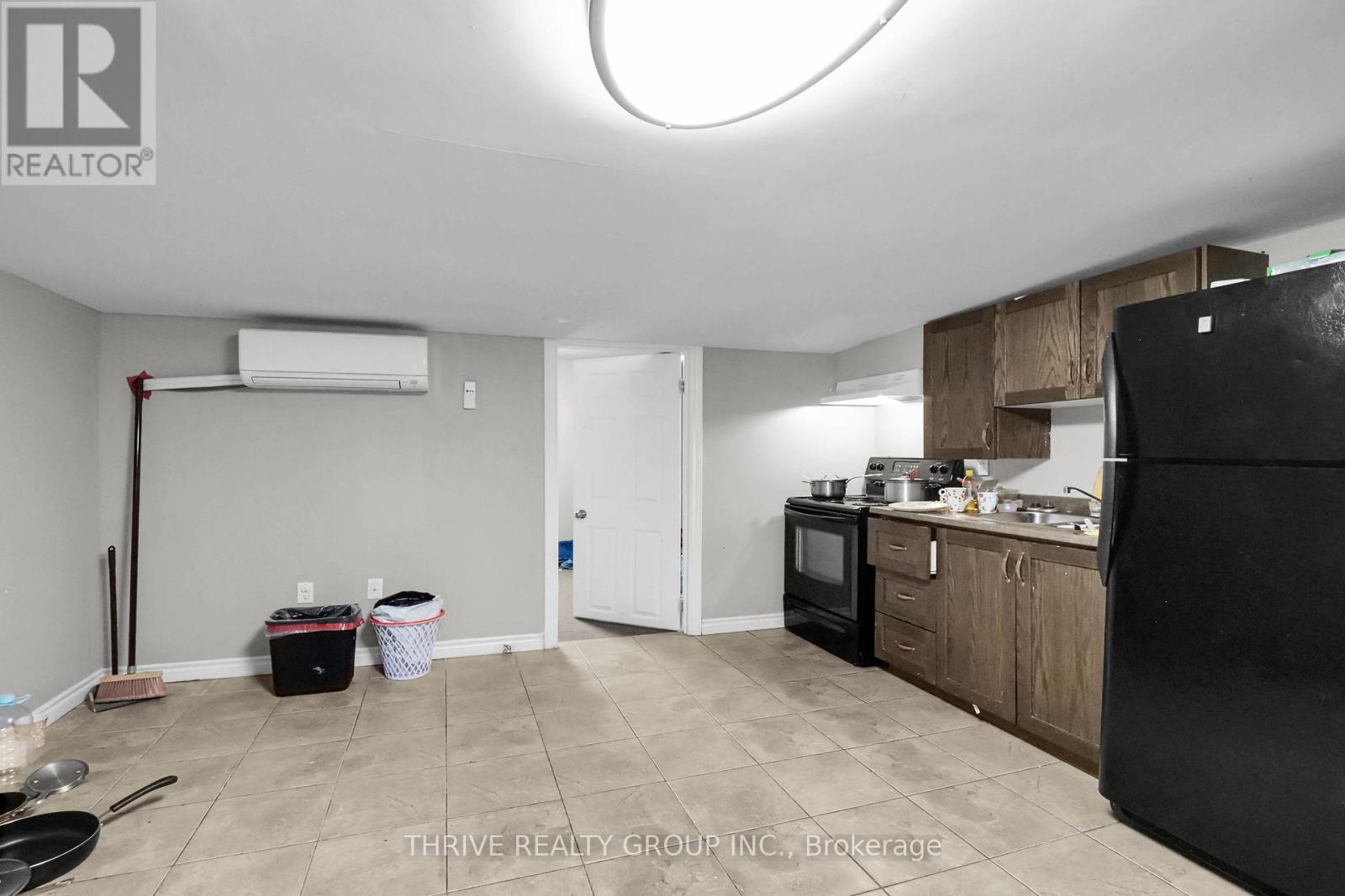200 DUNDAS STREET