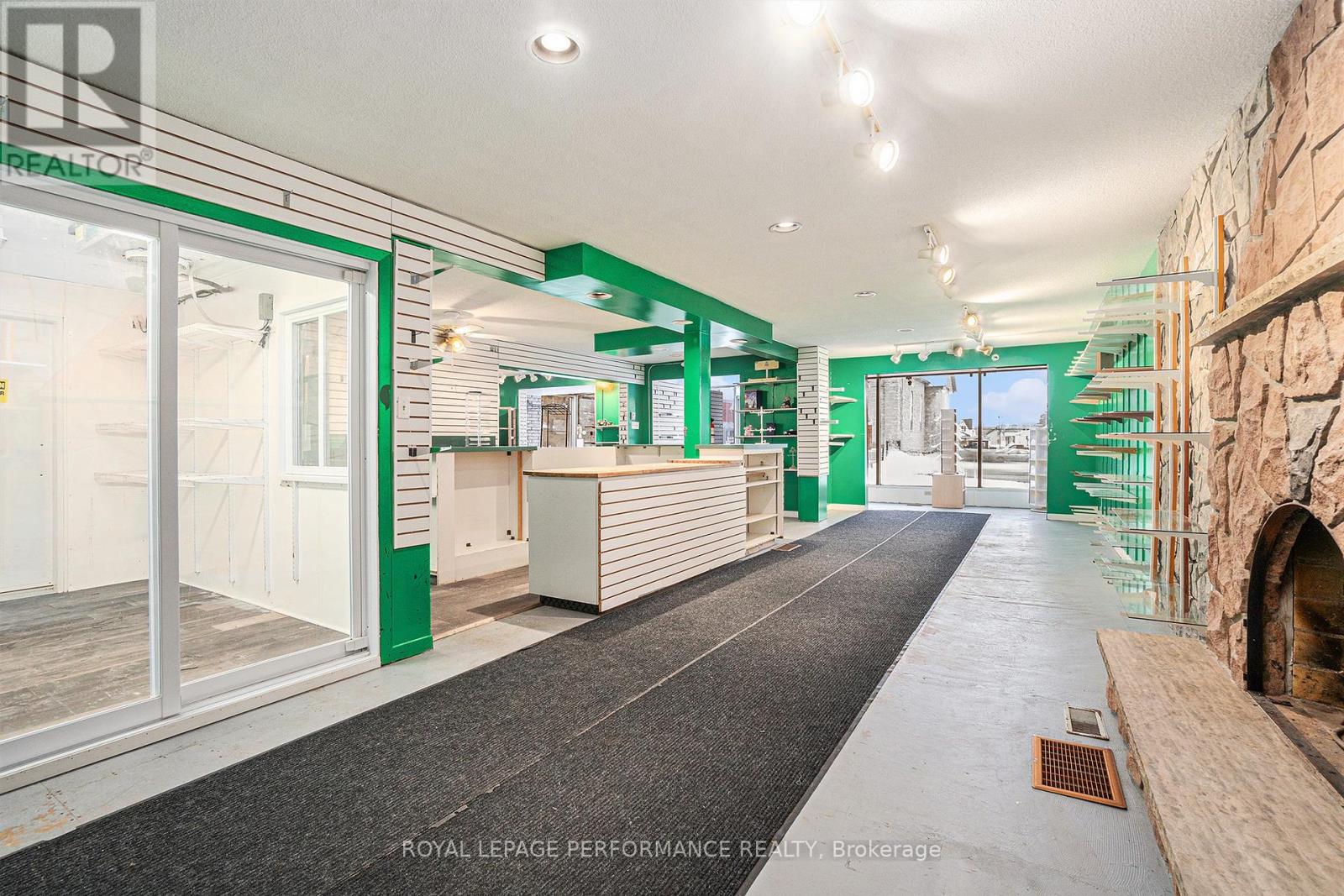 MAIN FLOOR – 711 PRINCIPALE STREET