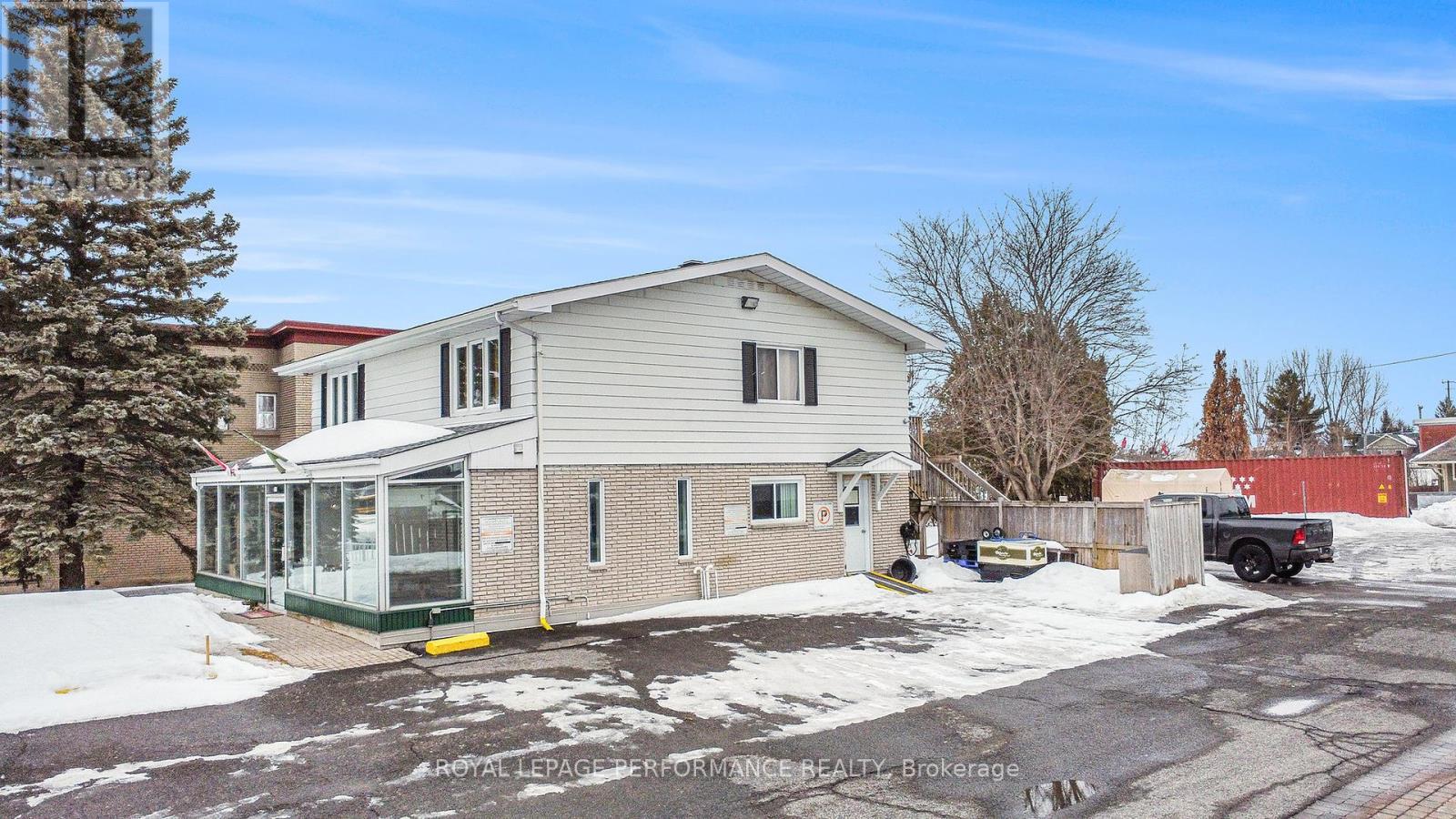 MAIN FLOOR – 711 PRINCIPALE STREET