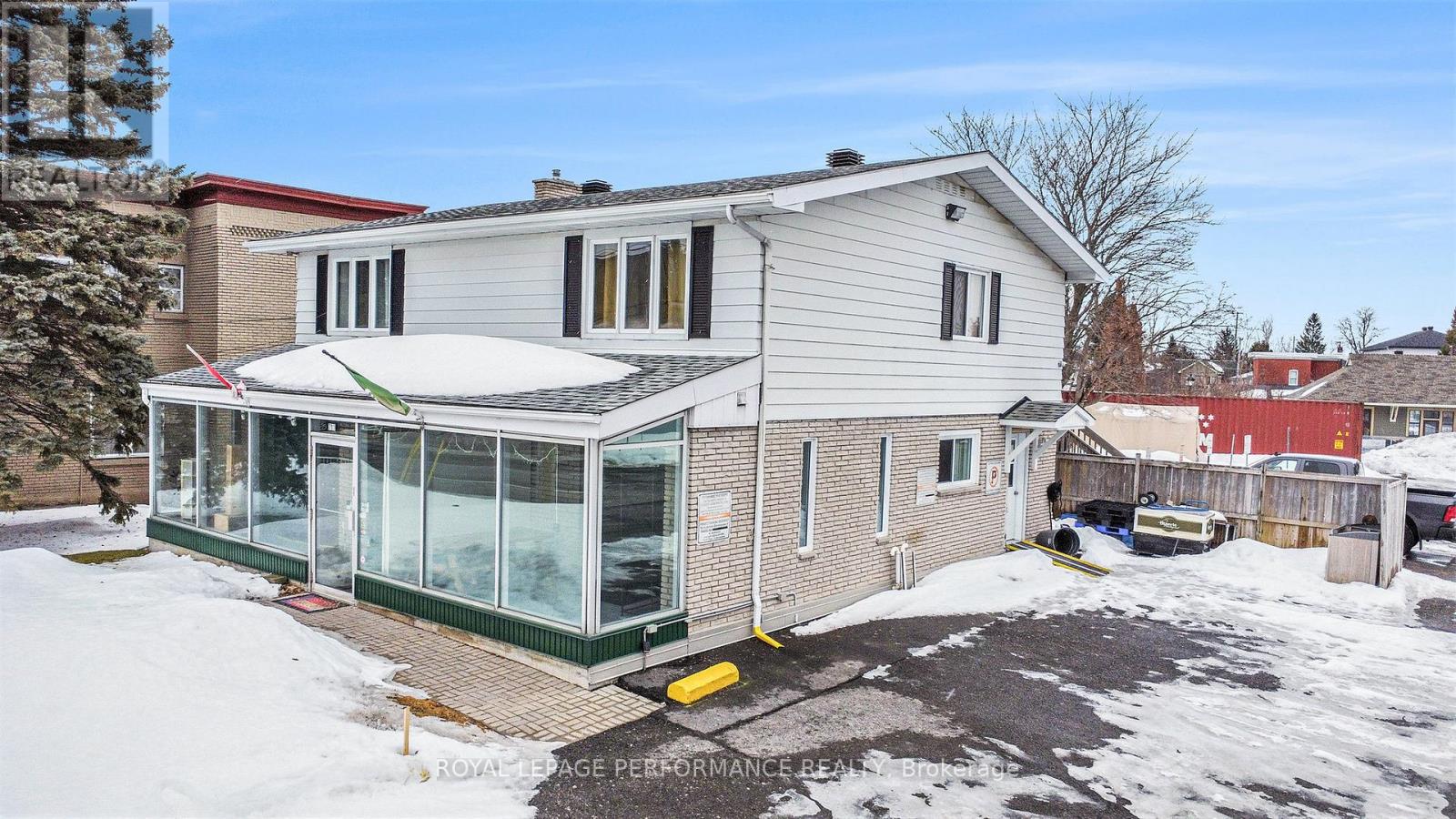 MAIN FLOOR – 711 PRINCIPALE STREET