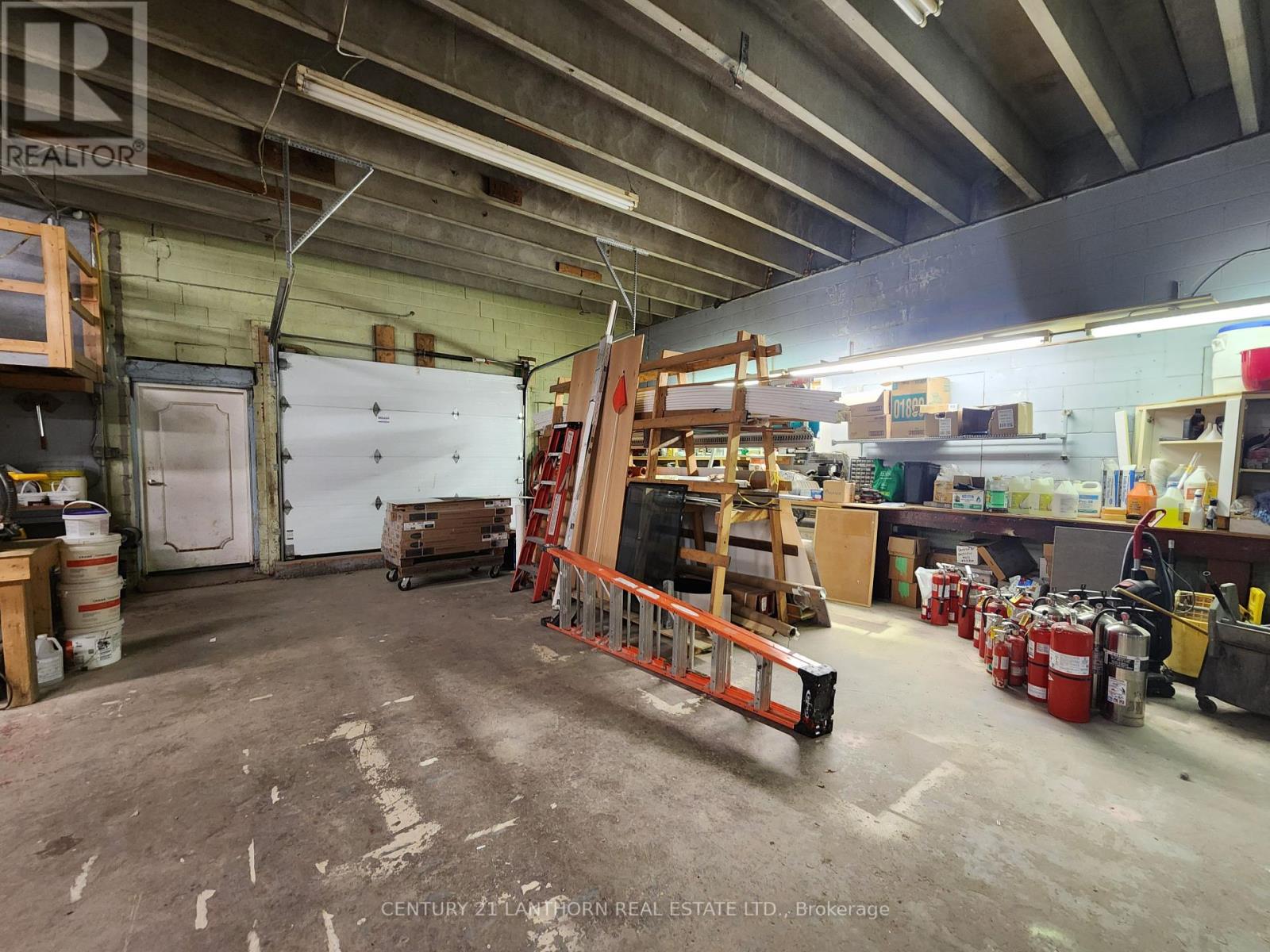640 DUNDAS STREET E