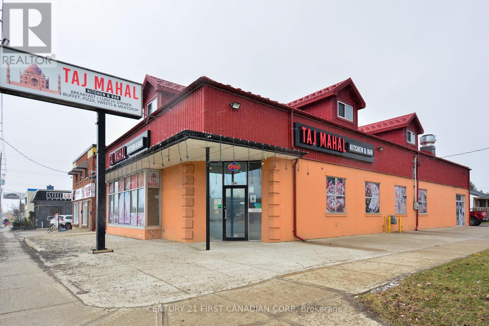 1682 DUNDAS STREET
