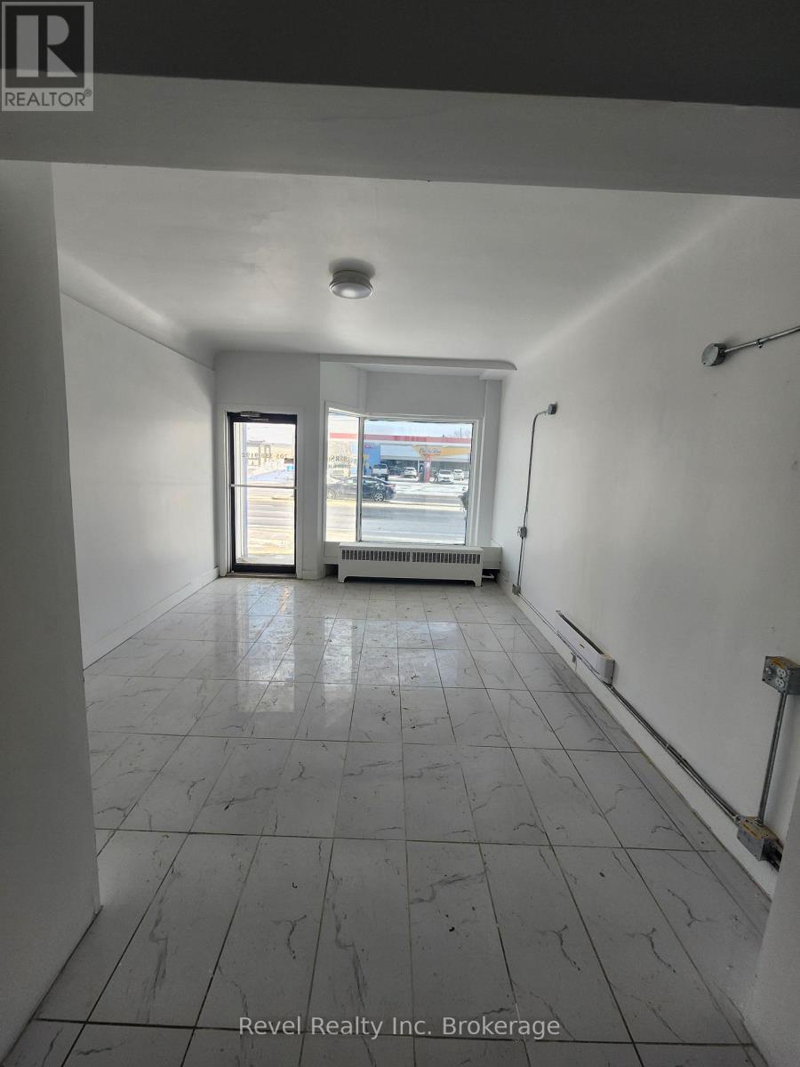 4 – 1009 ALGONQUIN AVENUE