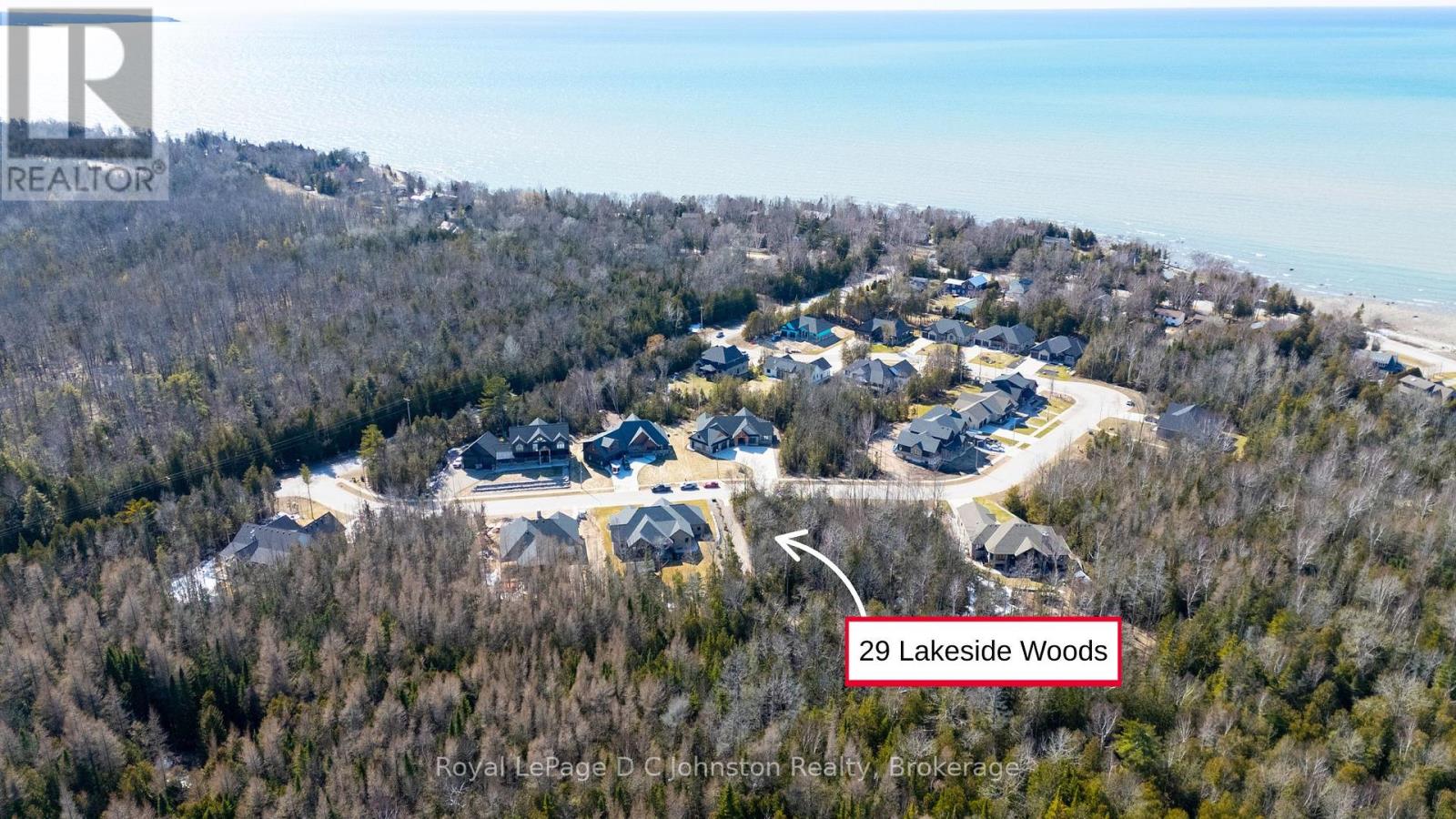 29 LAKESIDE WOODS CRESCENT
