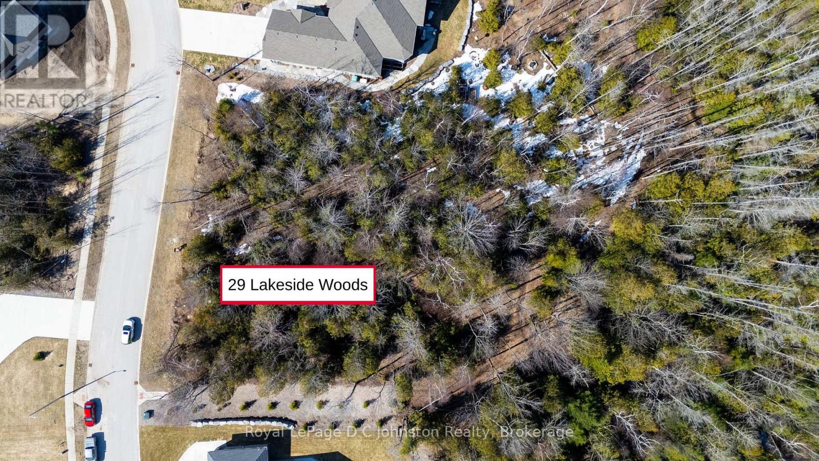 29 LAKESIDE WOODS CRESCENT