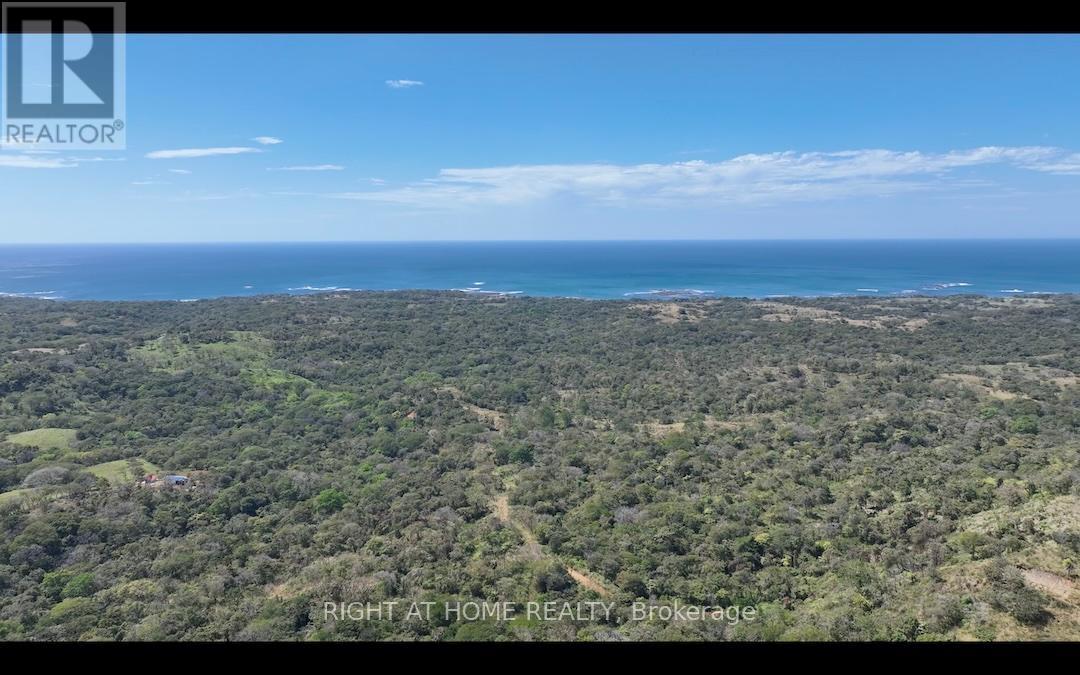 G110 – 1 PLAYA LAGARTO ROAD