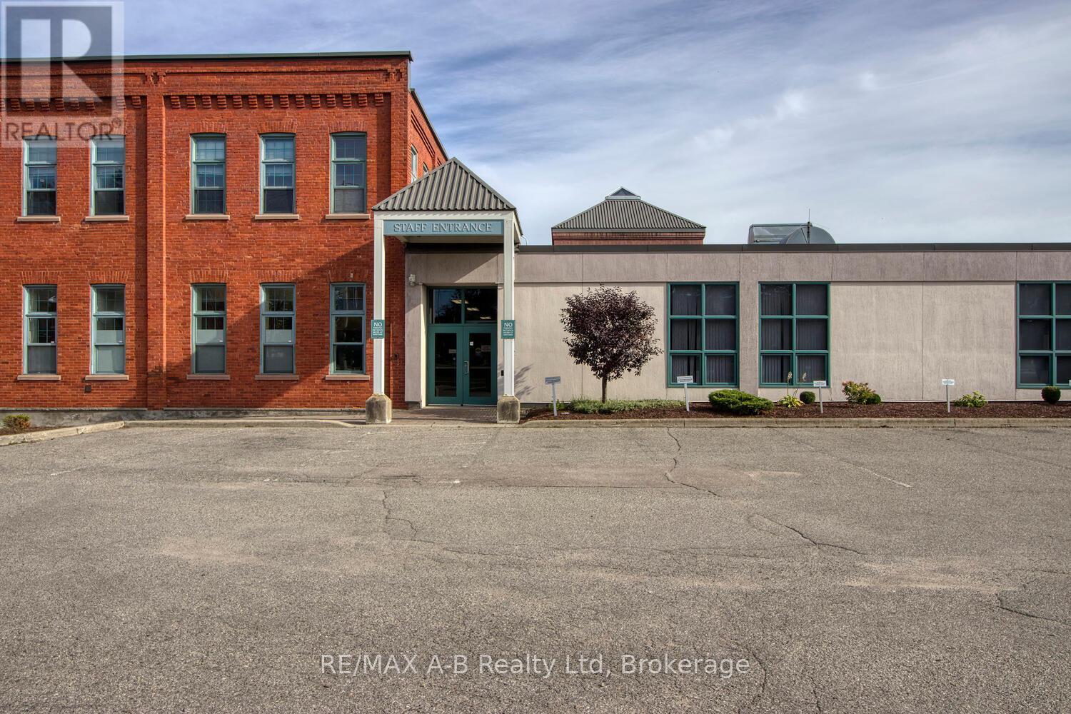 114 – 342 ERIE STREET