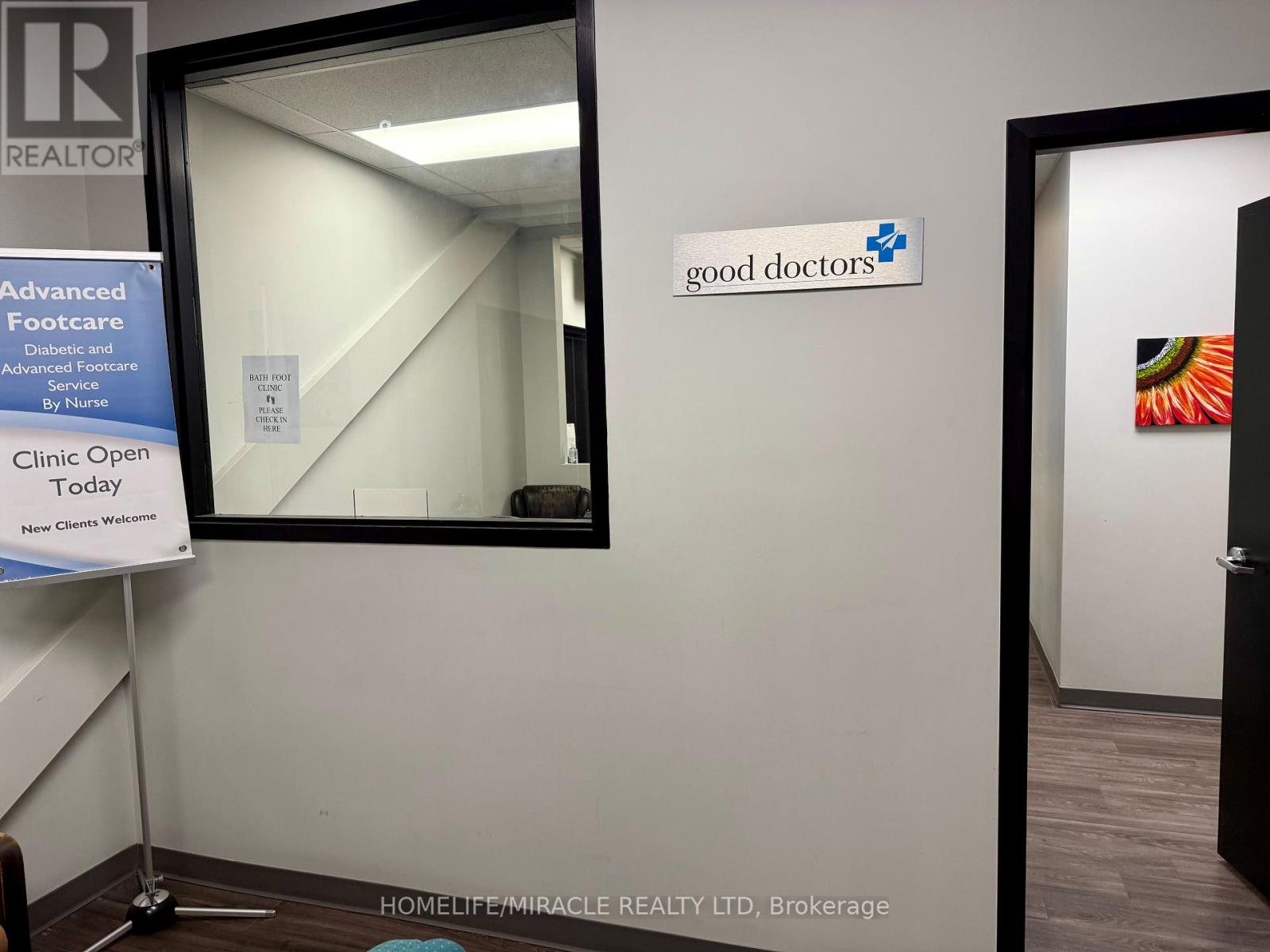 1-2 – 220 MAIN STREET