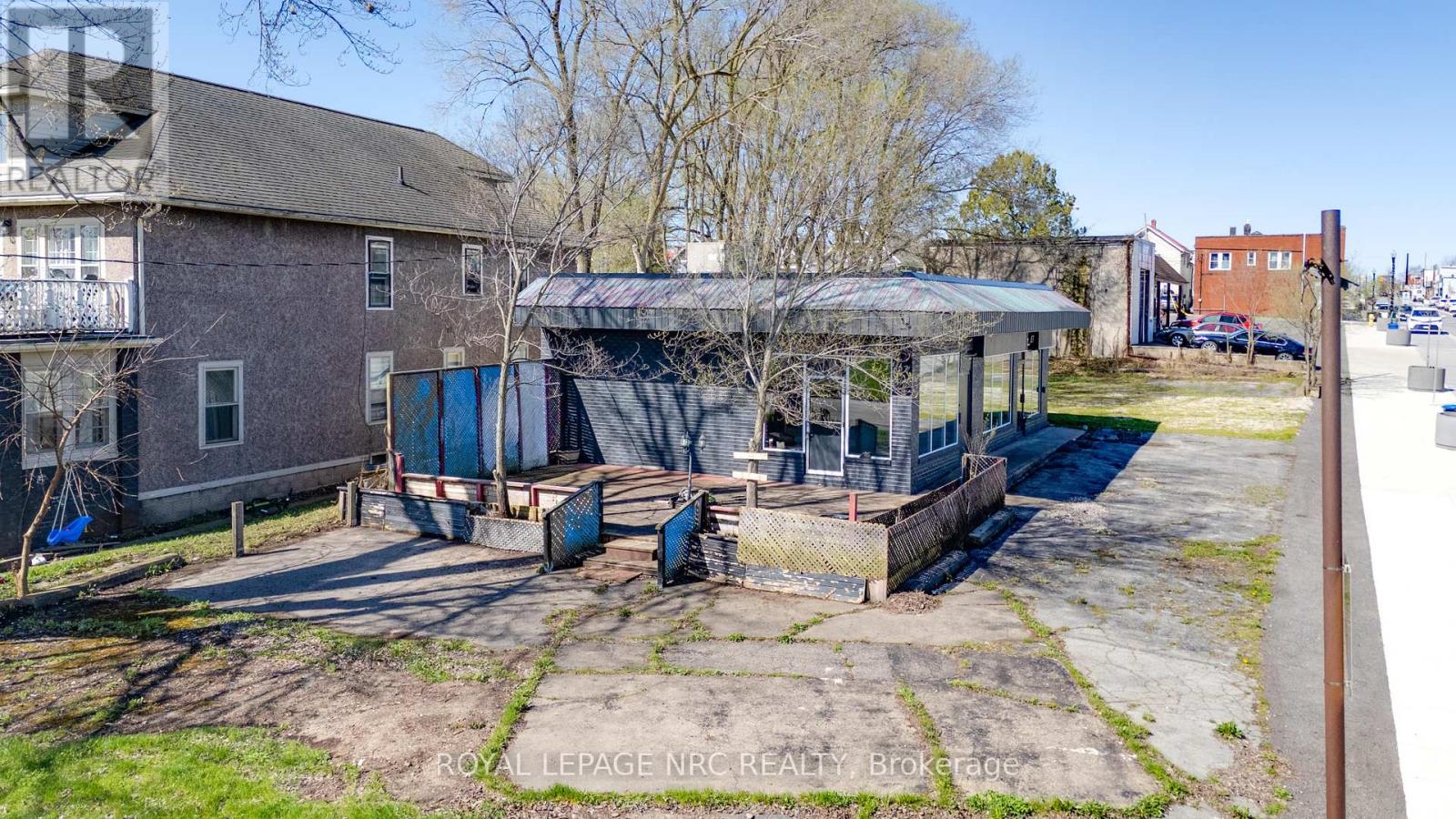 607 NIAGARA BOULEVARD