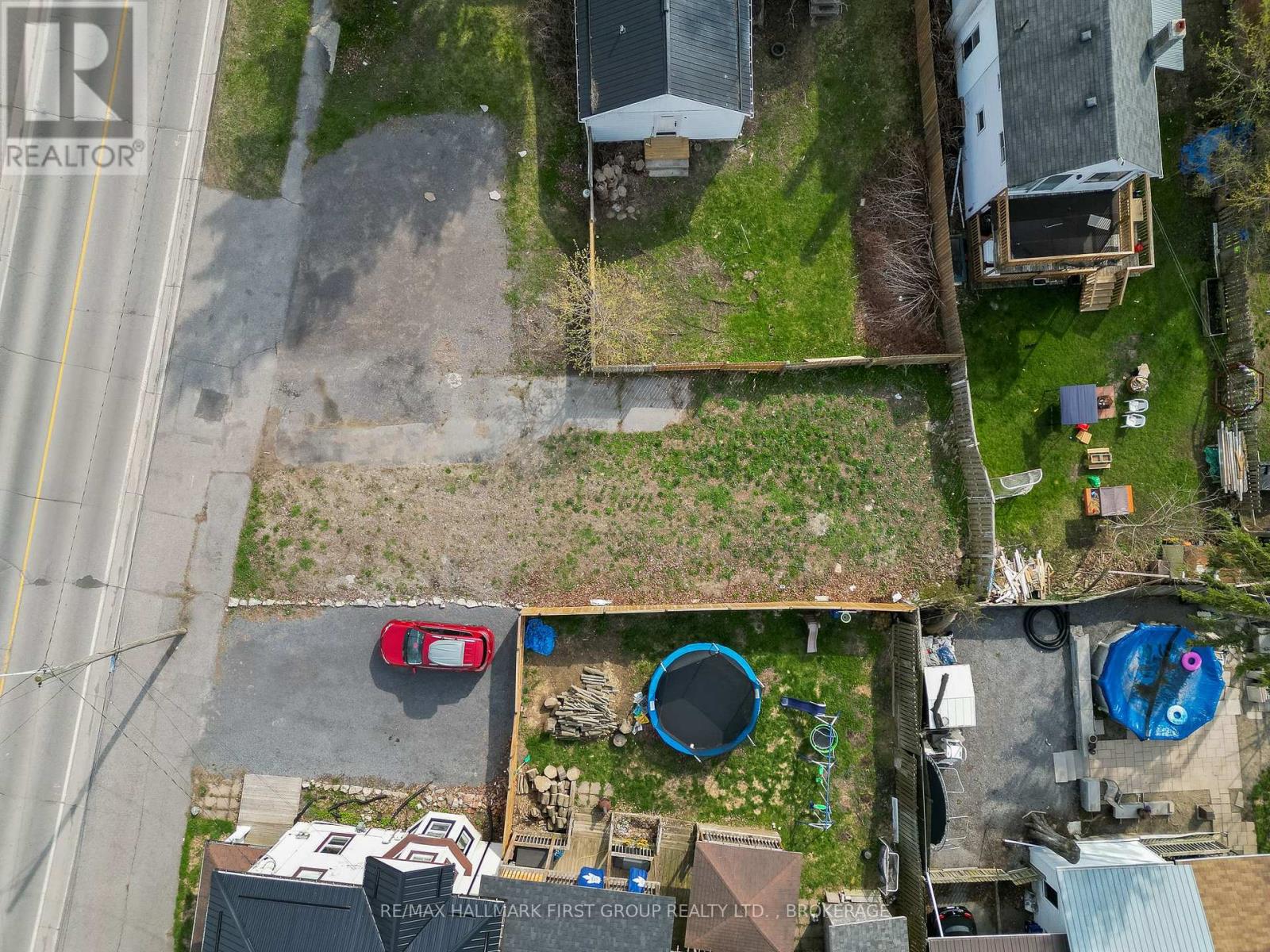 284 DUNDAS STREET