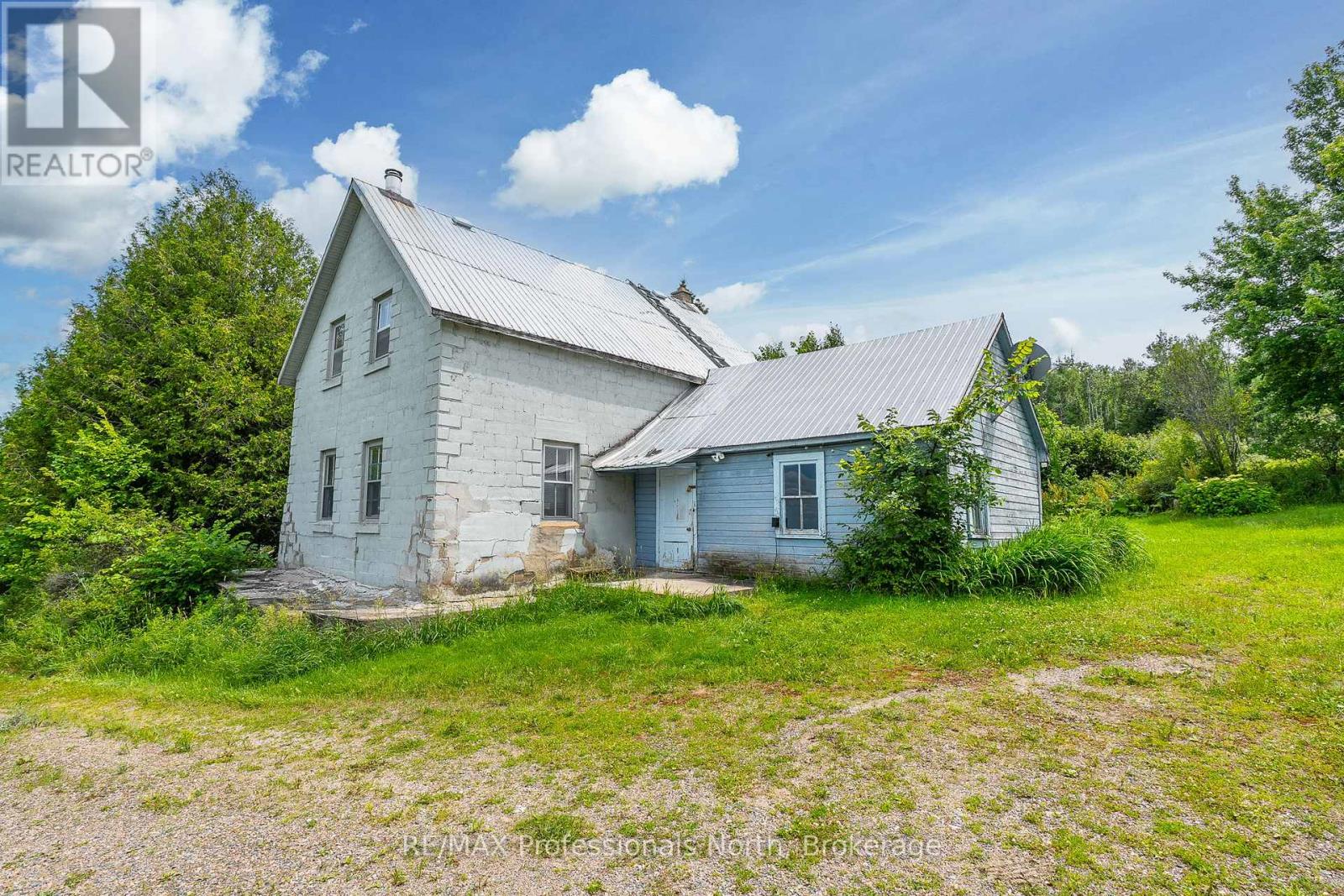 817 SCHUTT ROAD