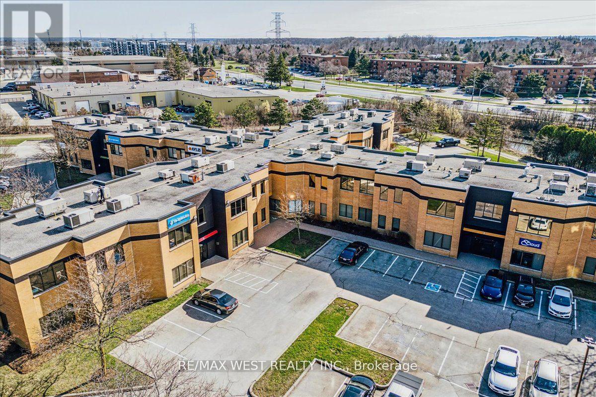 J202 – 155 FROBISHER DRIVE