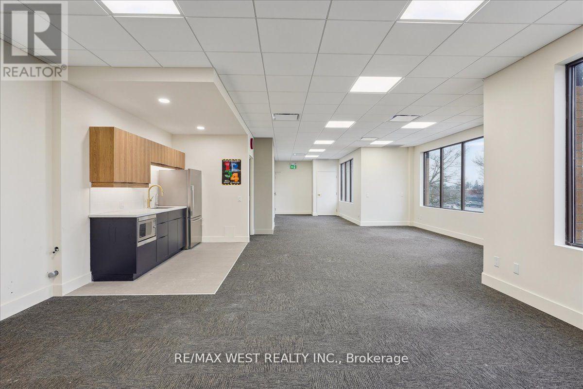 J202 – 155 FROBISHER DRIVE