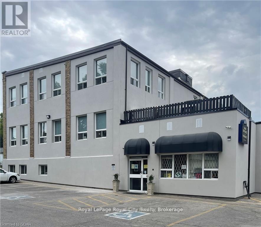 108 – 21 SURREY STREET W