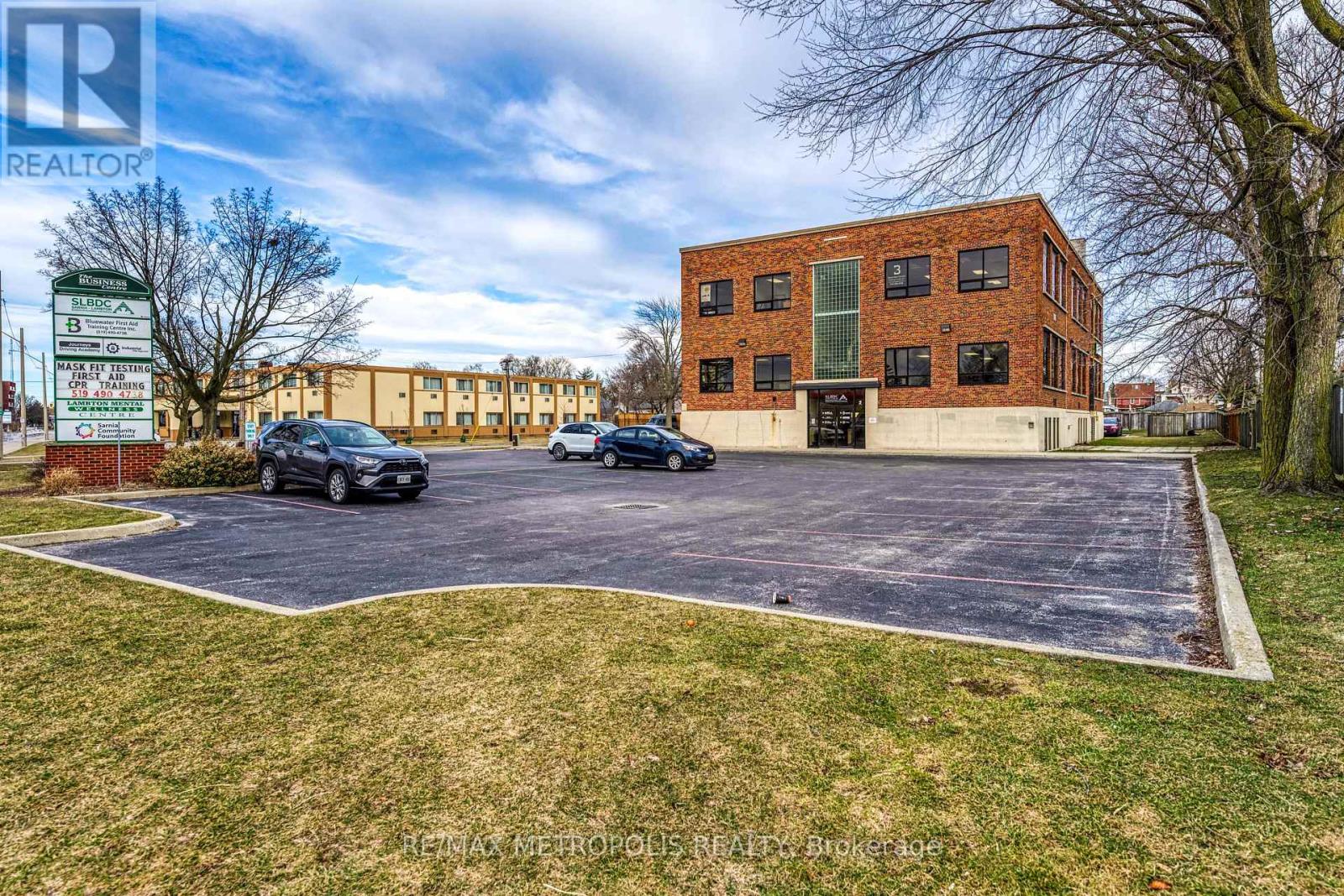 A UPPER – 109 DURAND STREET