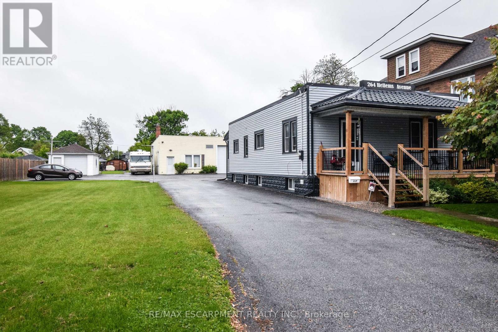 264 HELLEMS AVENUE