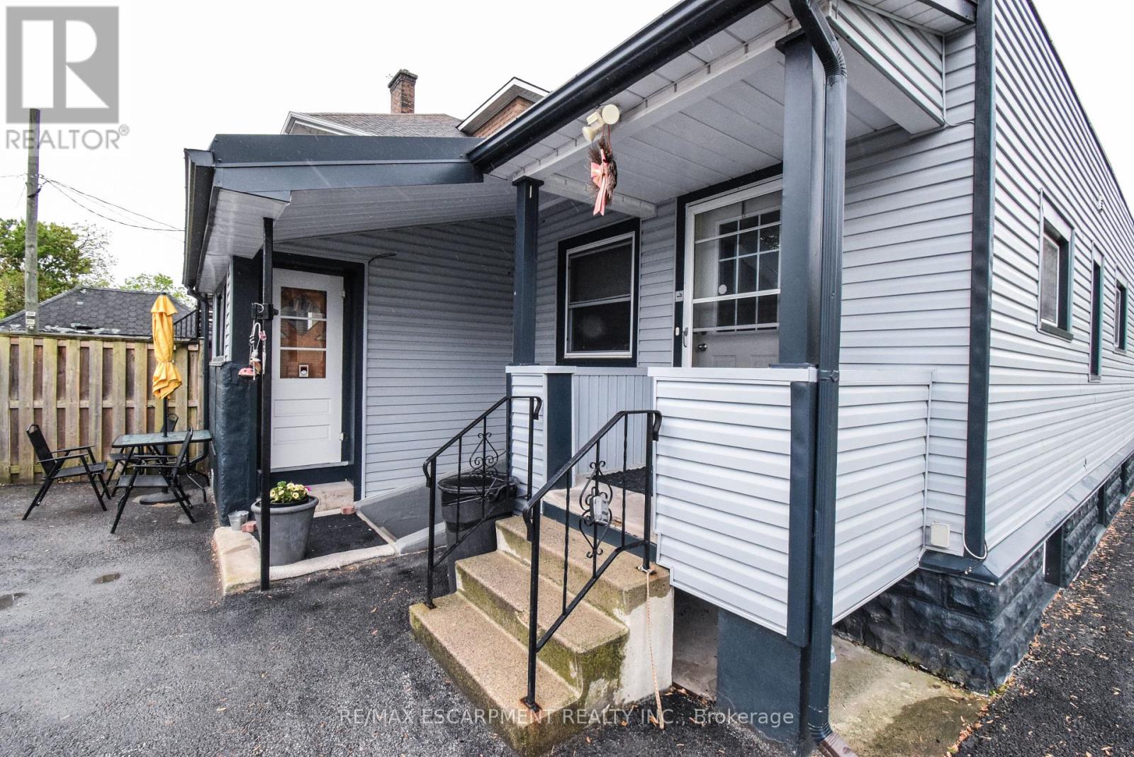 264 HELLEMS AVENUE