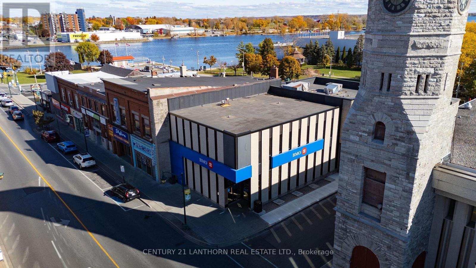 55 DUNDAS STREET W
