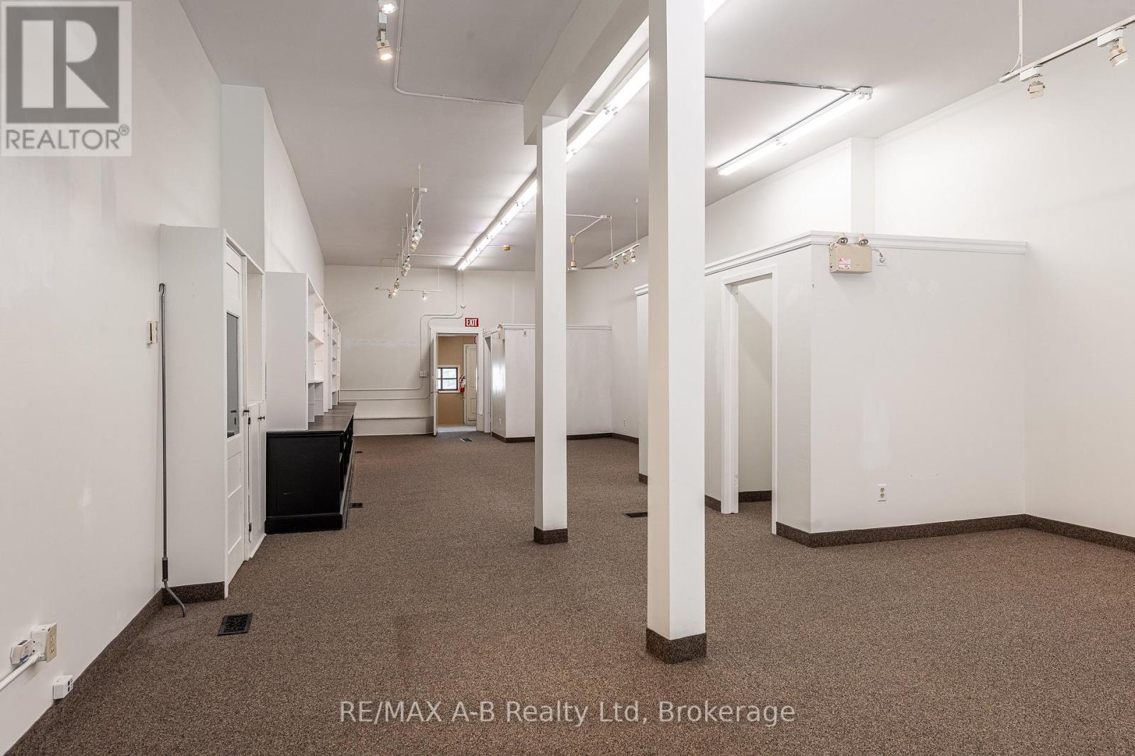 141-143 QUEEN STREET E