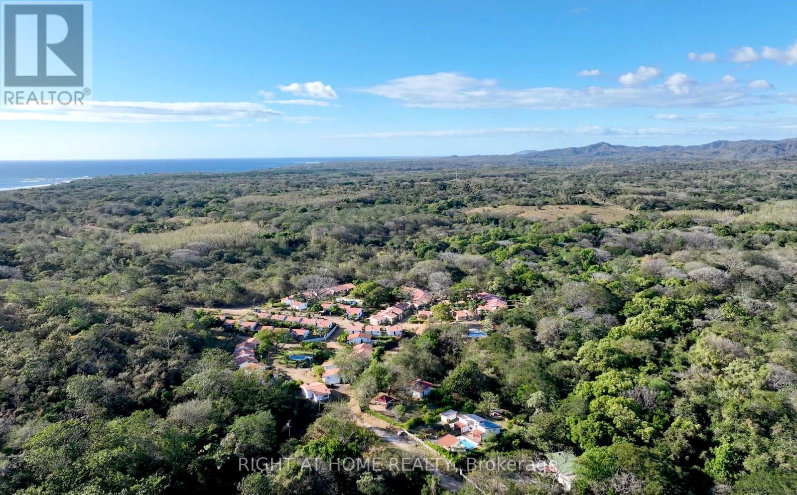 E08 – 1 PLAYA LAGARTO ROAD