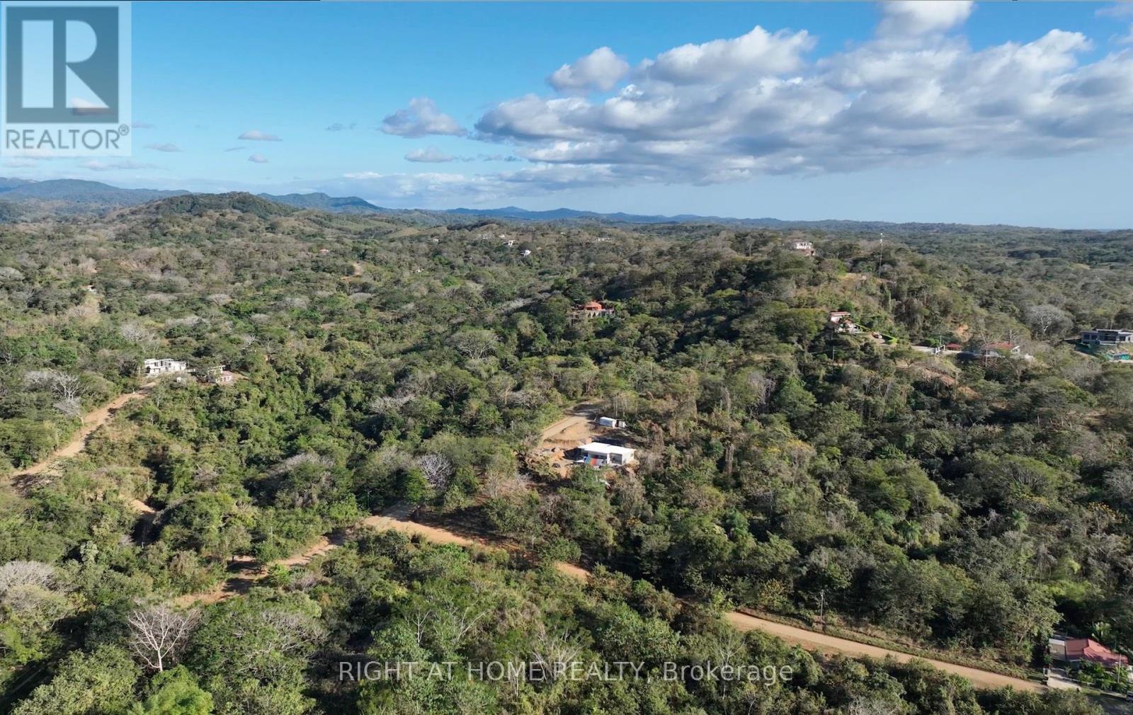 E08 – 1 PLAYA LAGARTO ROAD