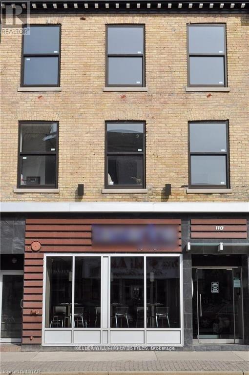 2 – 118 DUNDAS STREET