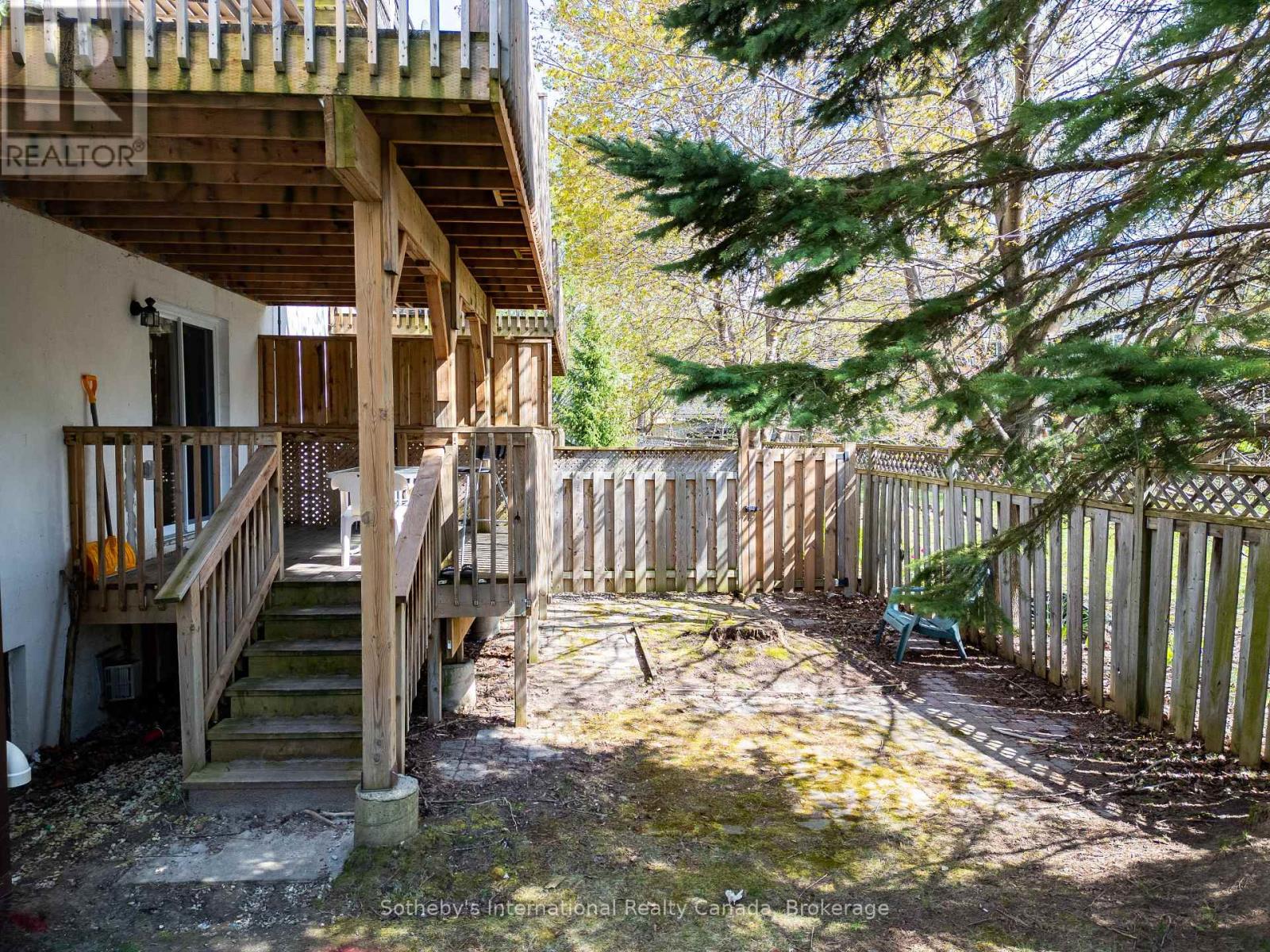 210 ARLBERG CRESCENT