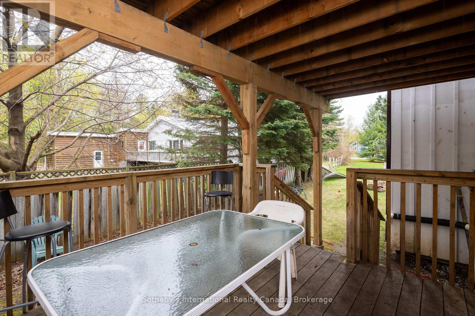 210 ARLBERG CRESCENT