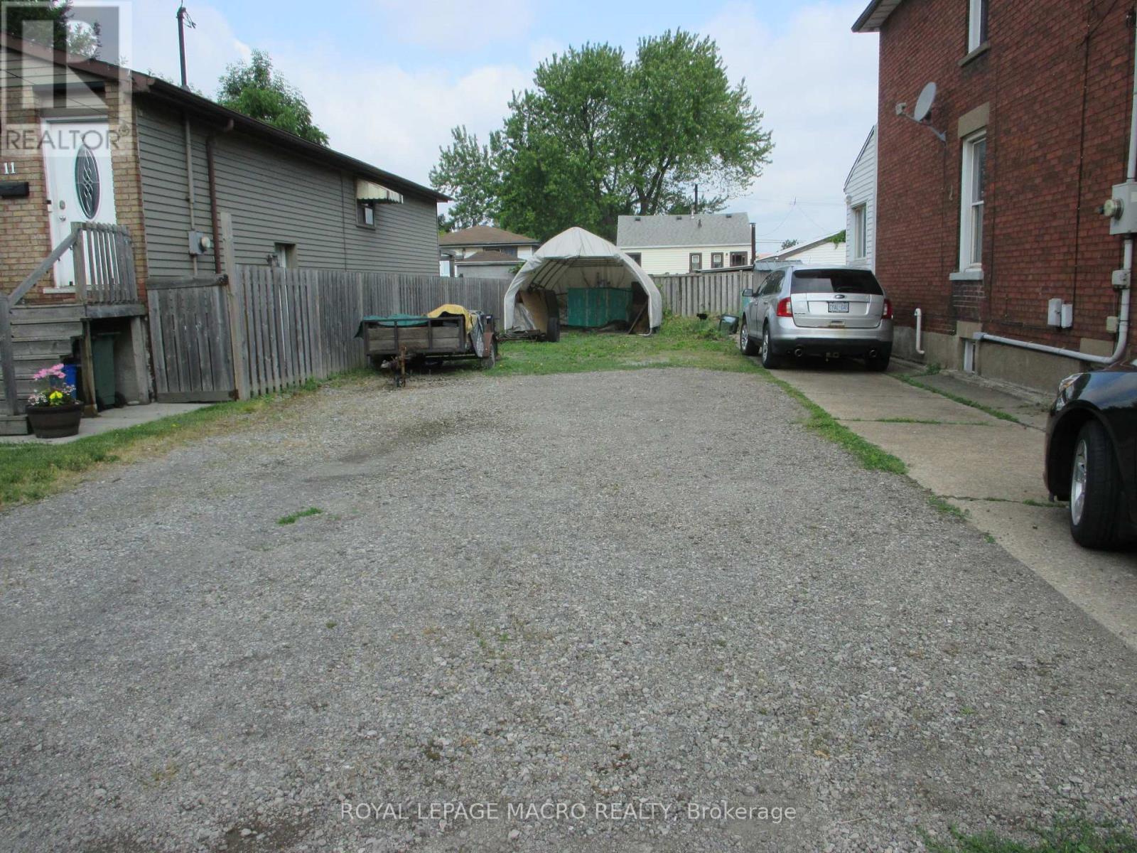 15 BAYFIELD AVENUE