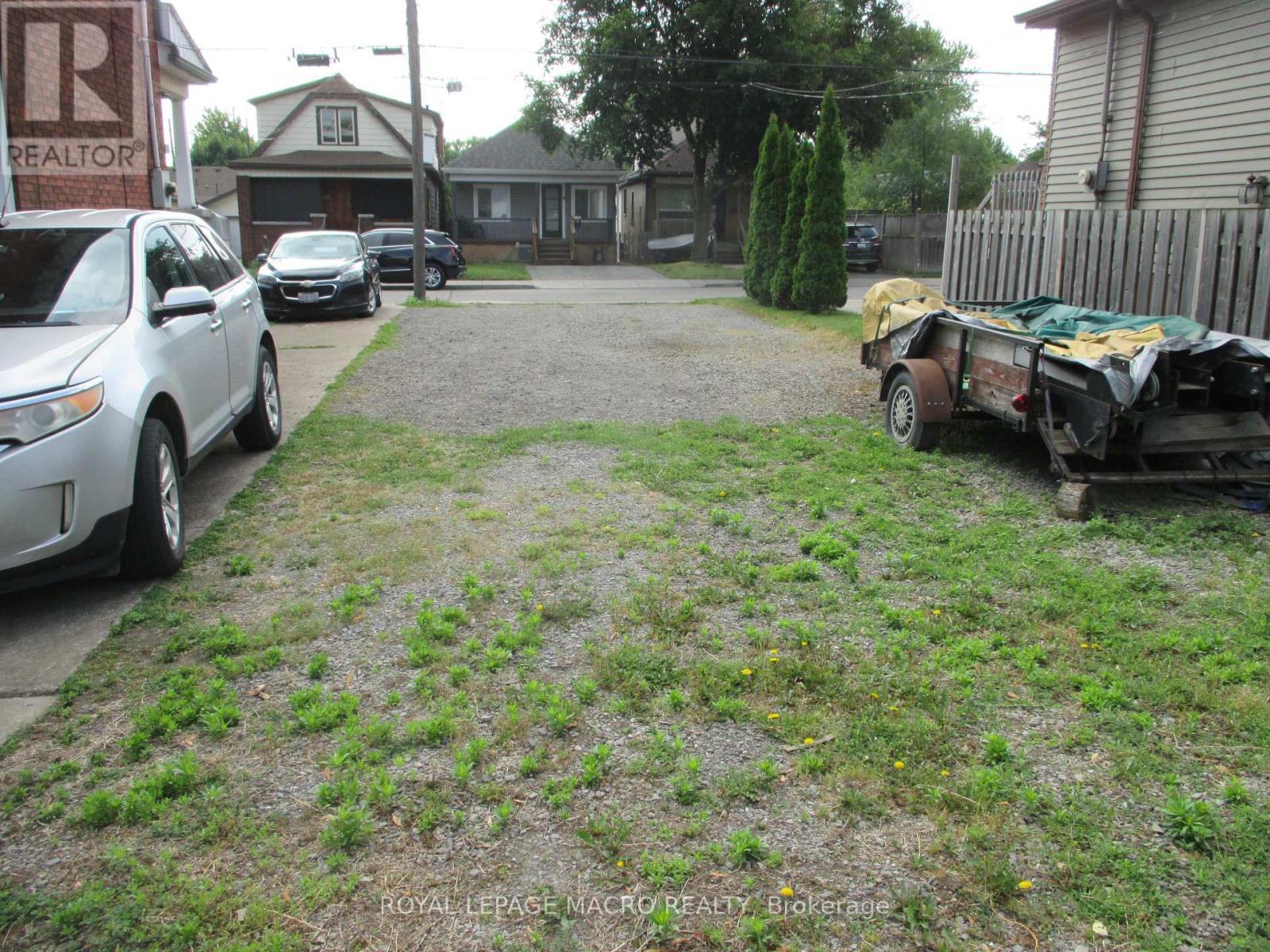 15 BAYFIELD AVENUE