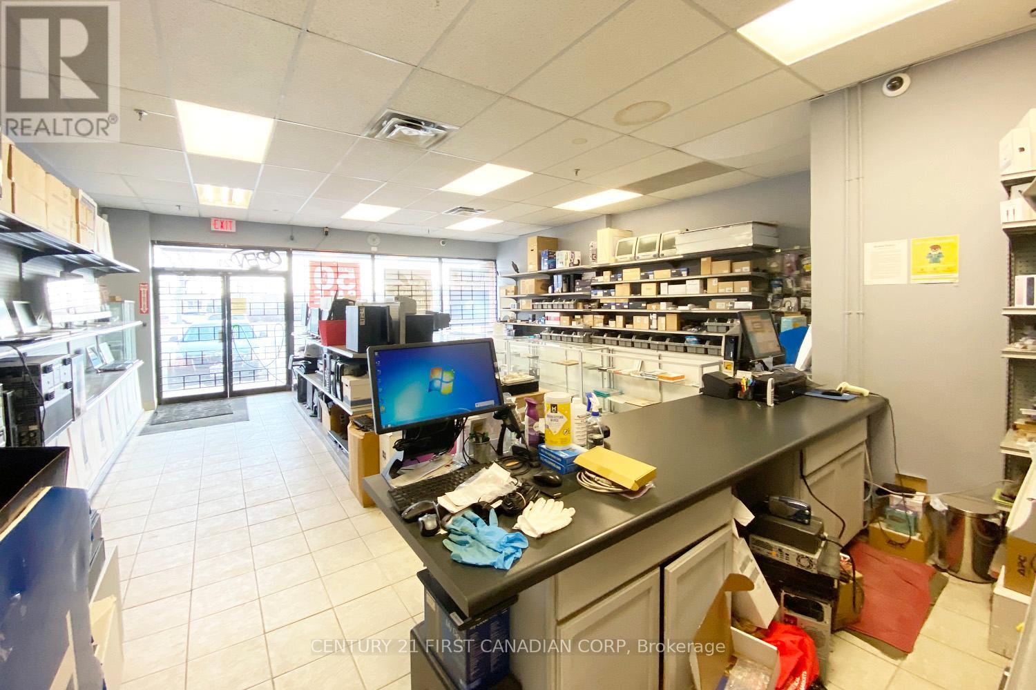 21 – 1362 LAMBTON MALL ROAD