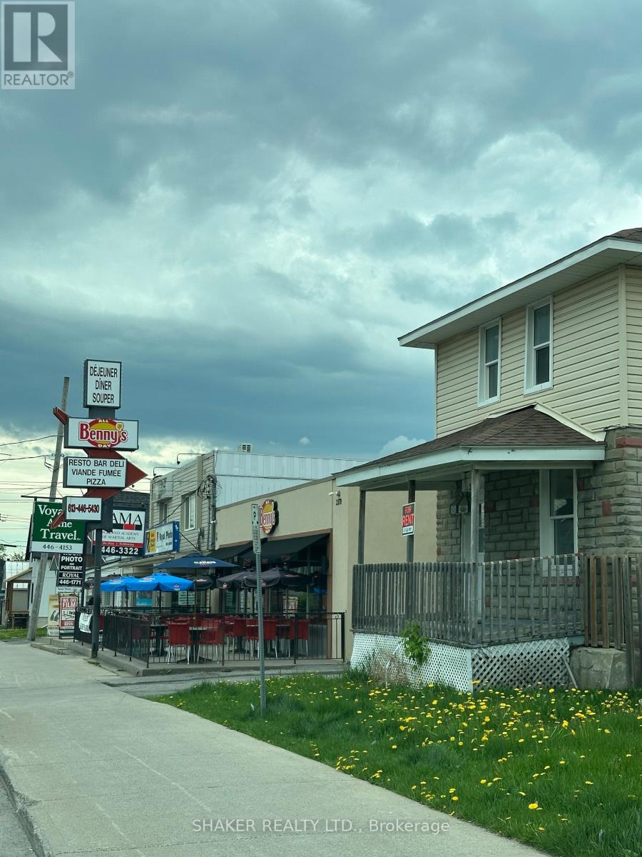 2370 LAURIER STREET